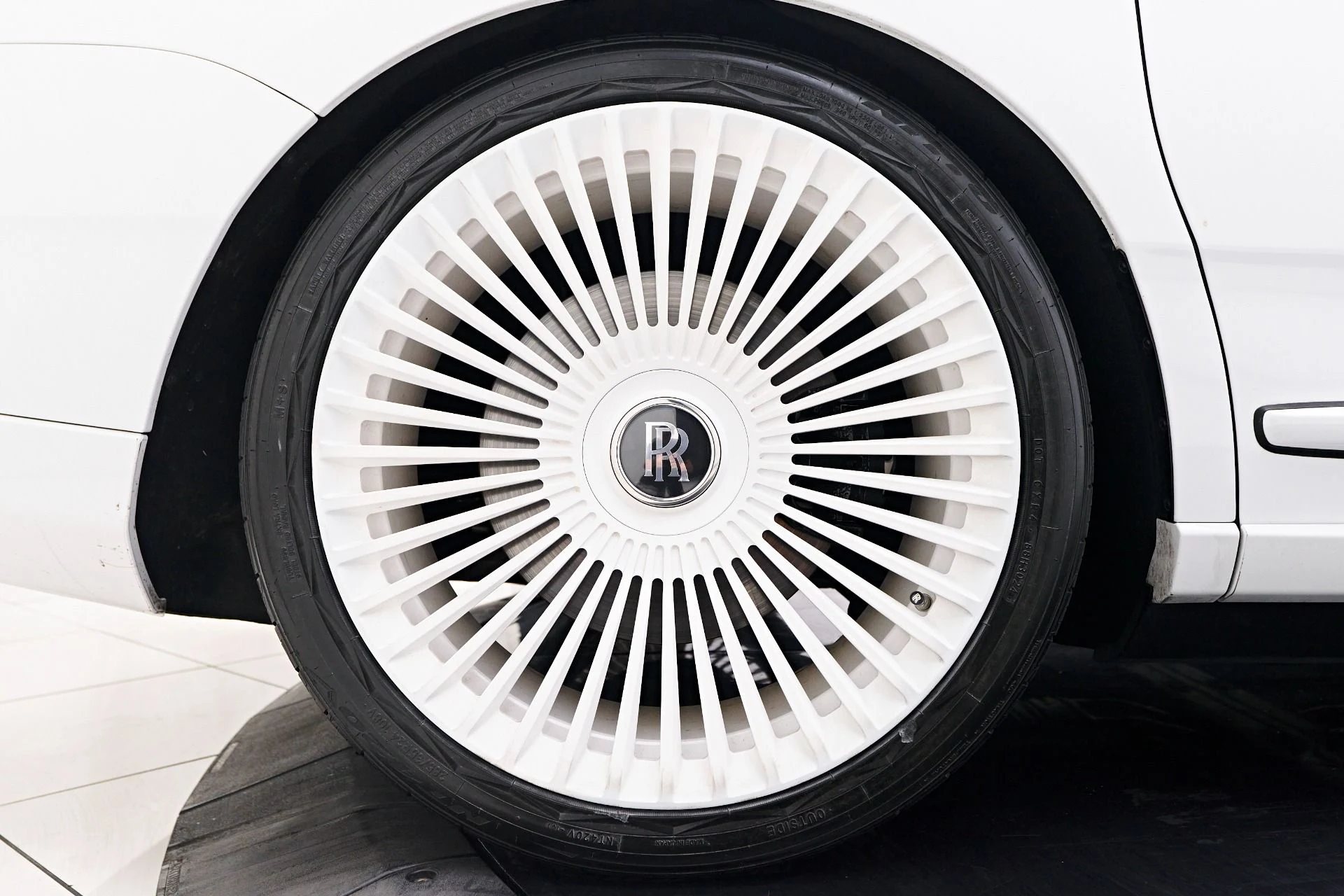 mph030_1705887779_Used_2021_Rolls_Royce_Cullinan_Base_1753128253_a15a504b3c