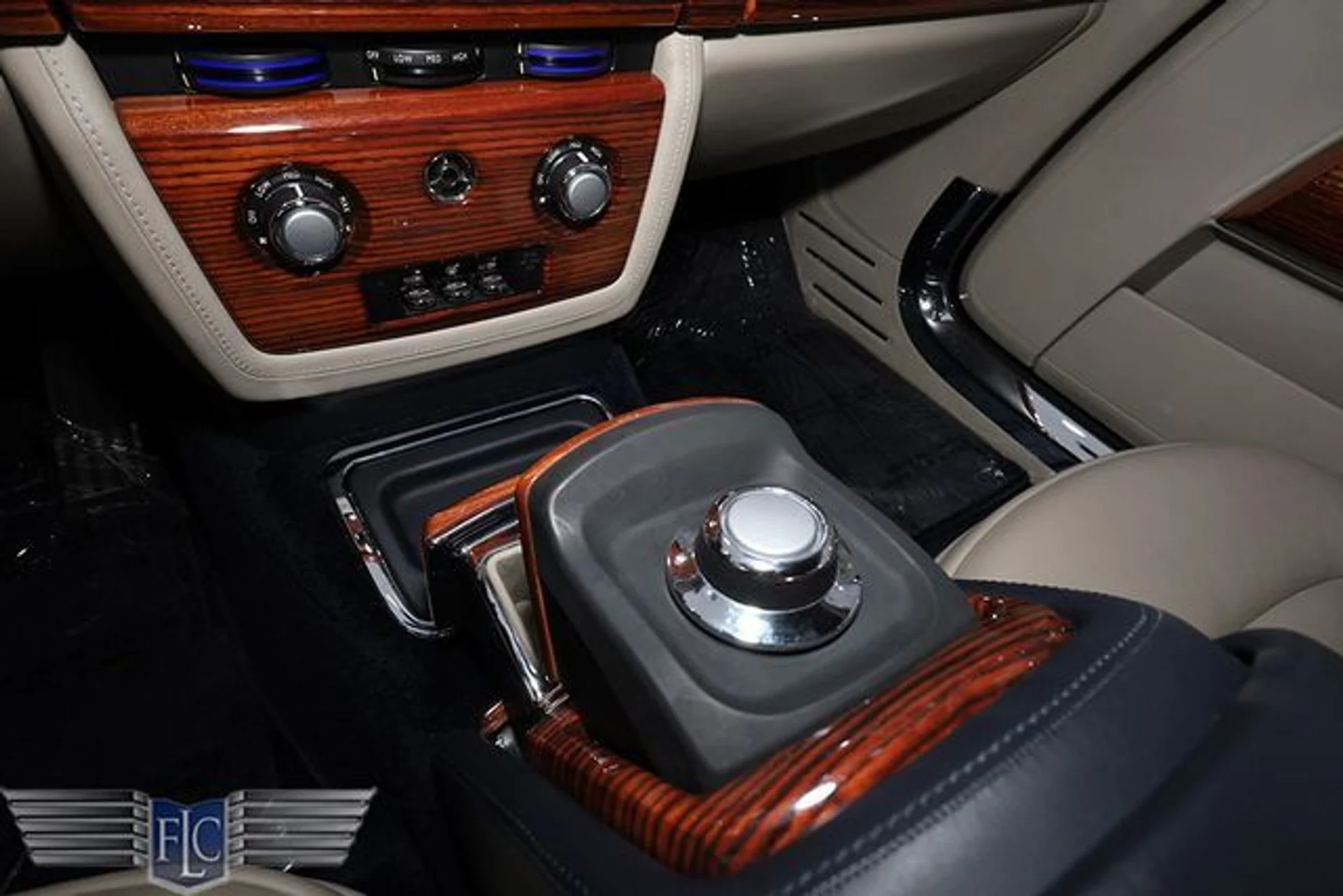 mph030_1709318157_used_2009_rolls_royce_phantom_coupe_2drcoupe_6305_23064698_35_640_4bc147de0a