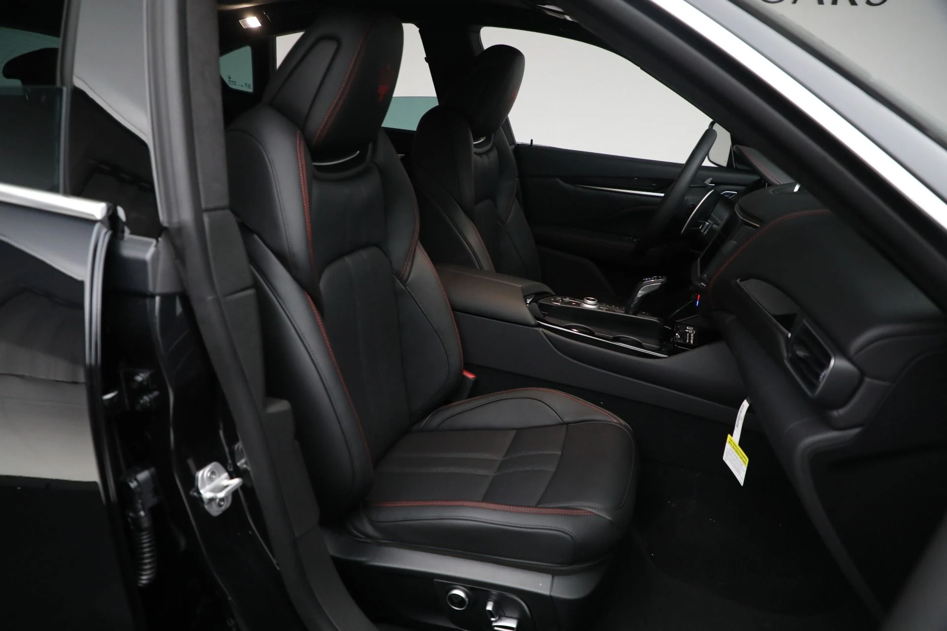 mph030_1717768546_New_2024_Maserati_Levante_GT_Ultima_5c8d2c55b2