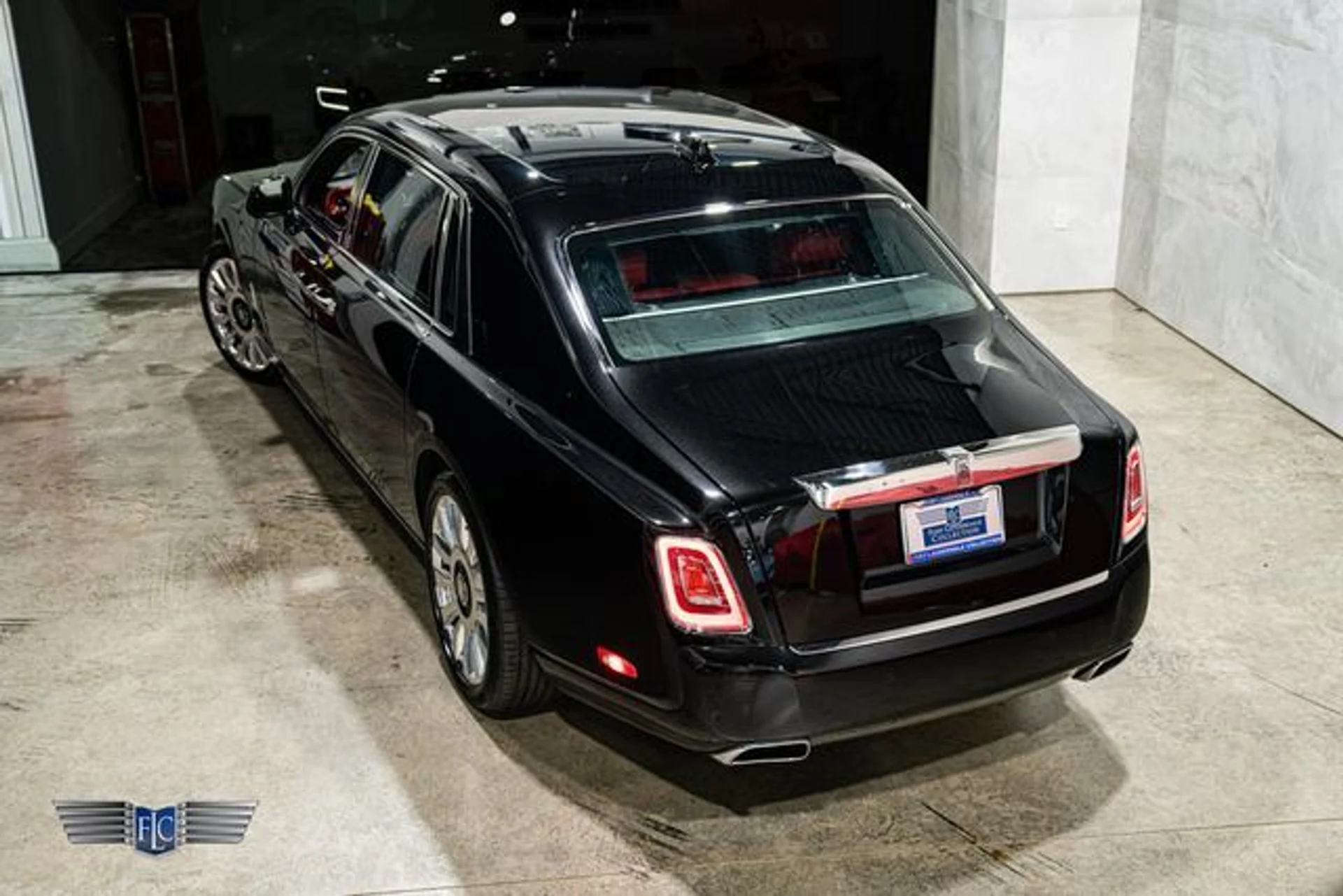 mph030_1723512929_used_2020_rolls_royce_phantom_extendedwheelbasesedan_9689_23087575_35_640_f07332d567