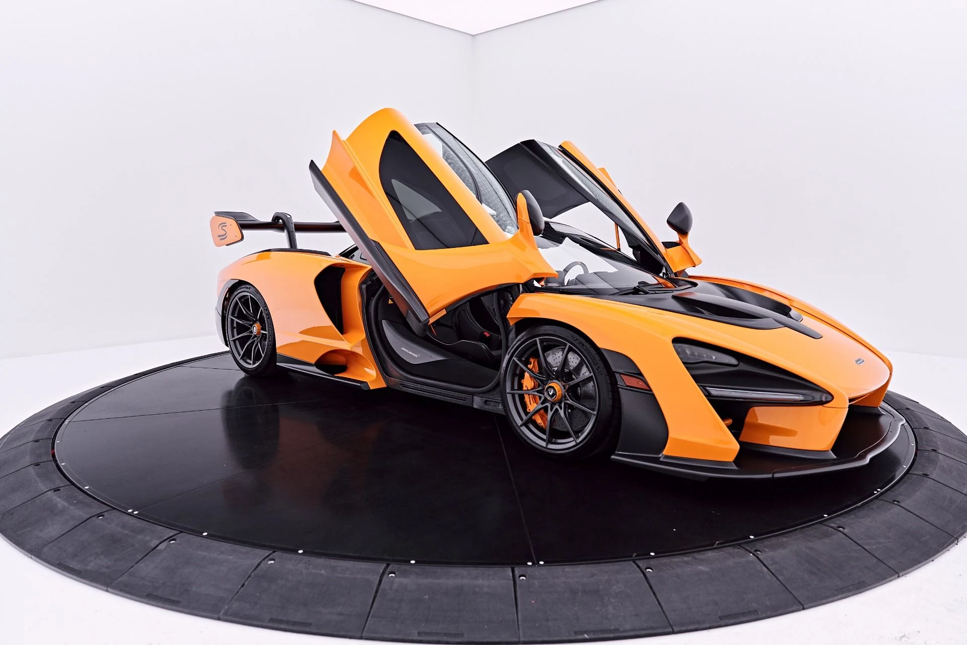 mph030_1723687459_Used_2019_Mc_Laren_Senna_1783960727_f1f33b2895