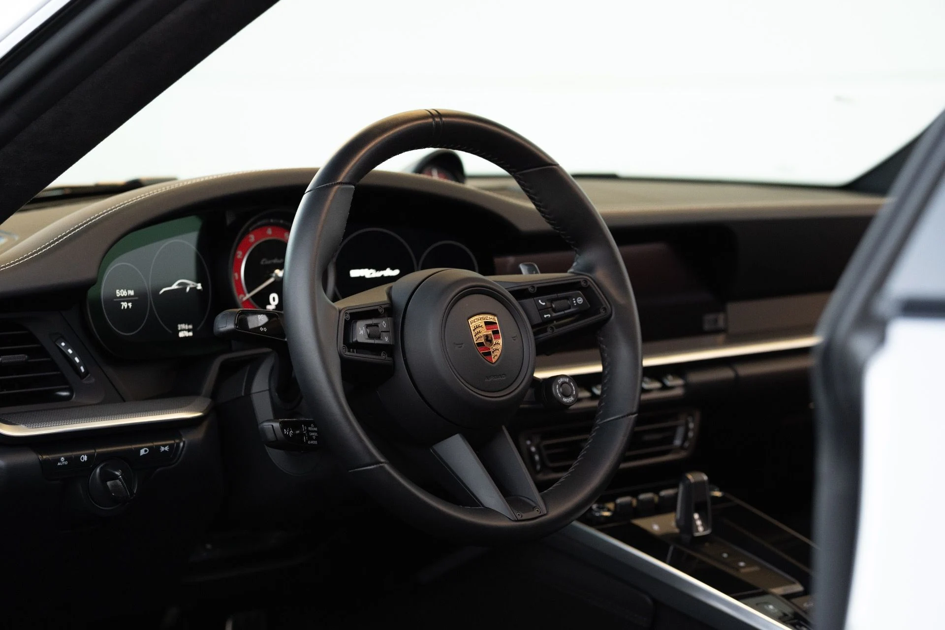 mph030_1724796003_Used_2024_Porsche_911_Turbo_1762281596_18f968a1a5