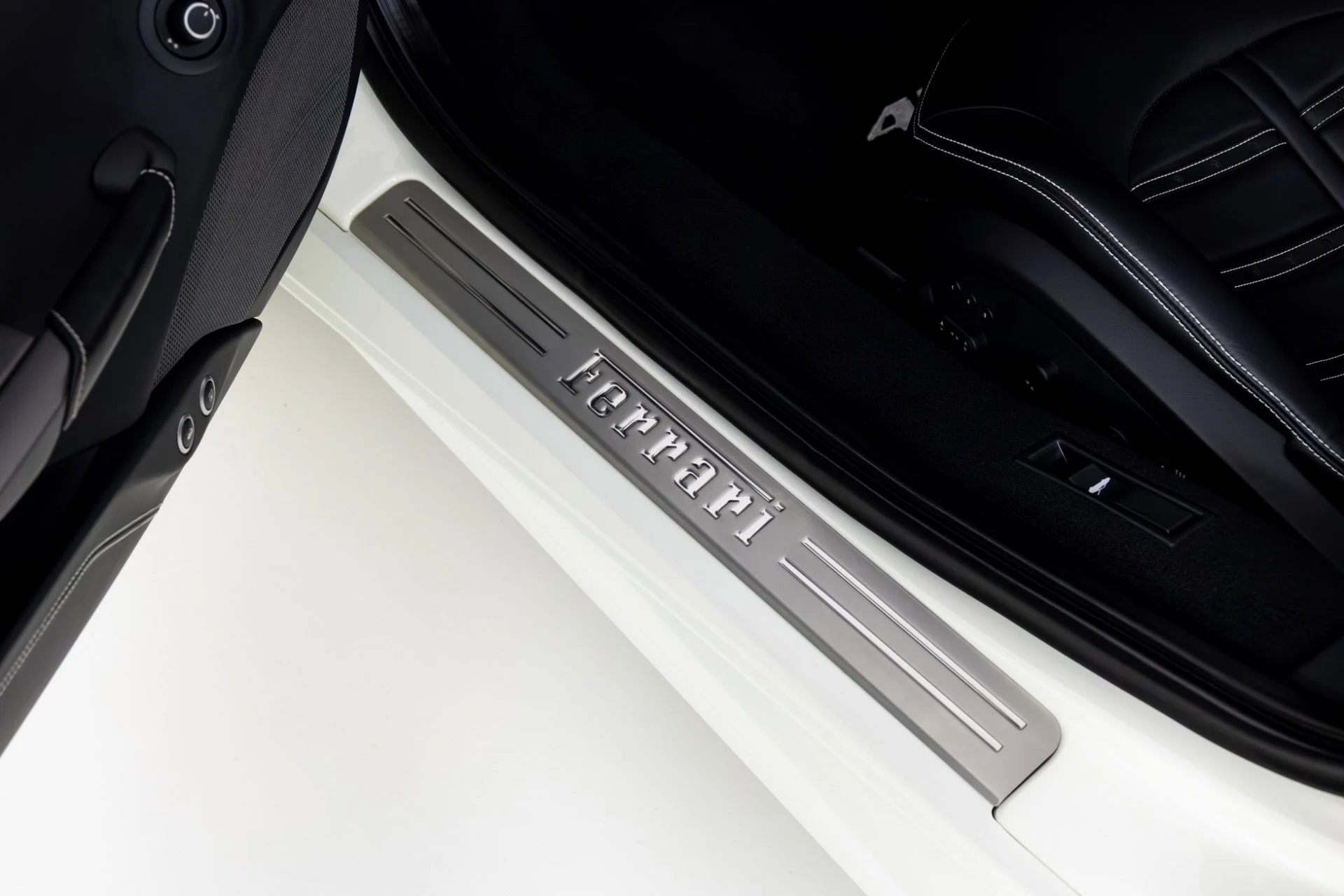 mph030_1736076925_Used_2018_Ferrari_488_Spider_1768934438_eb755302fe