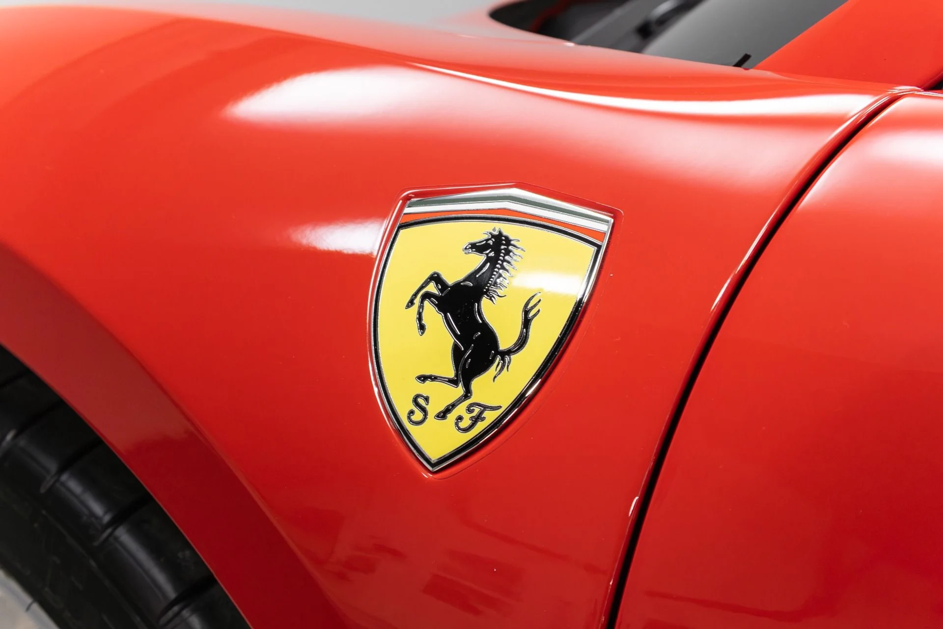 mph030_173879369_Used_2016_Ferrari_488_Spider_Base_1761761297_95b1623448