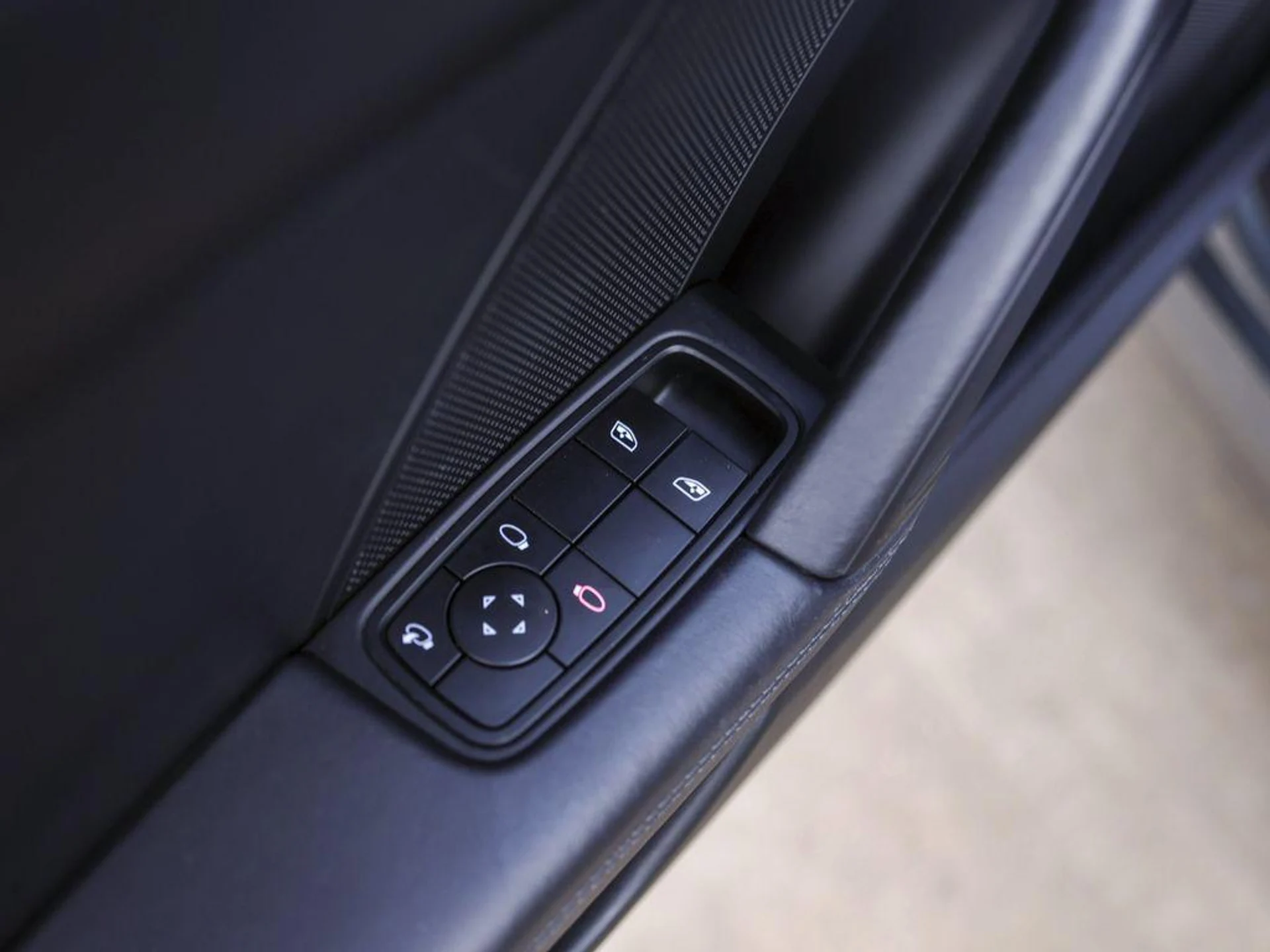 mph030_1740149327_q_Q7j_Ro6s_D1_X_Tmq19_Xoda3q_Am_SM_8a2bf2d31f