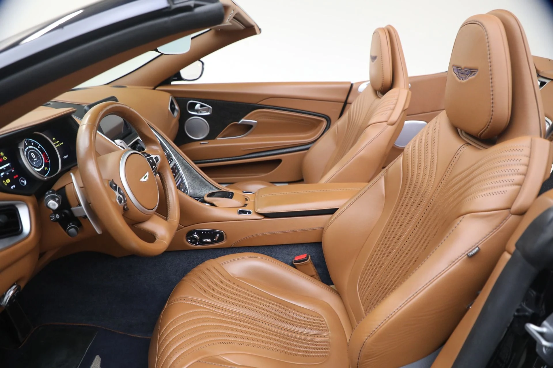 mph030_1740274317_Used_2019_Aston_Martin_DB_11_Volante_1770764888_e3a34dc8ee
