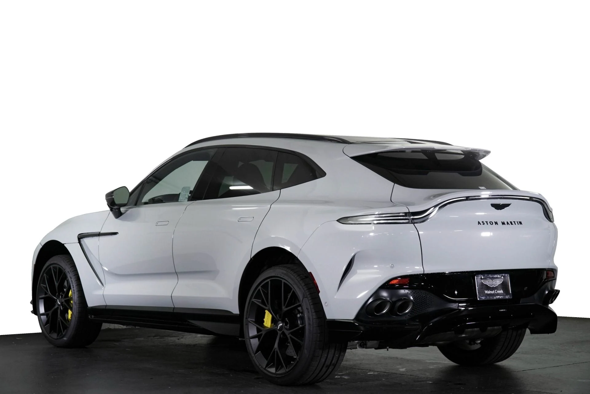 mph030_1741667552_New_2026_Aston_Martin_DBX_707_1767899119_b12094bffc