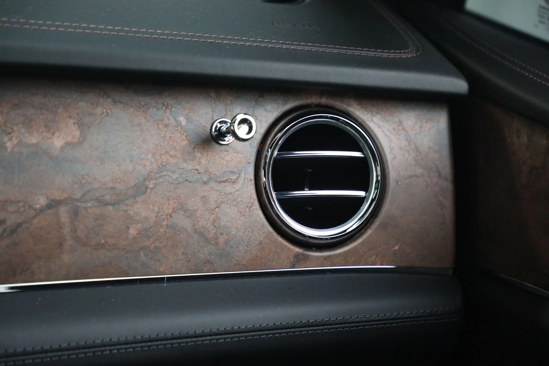 mph030_1748166544_Used_2022_Bentley_Bentayga_V8_1772493107_82f3d6ef06