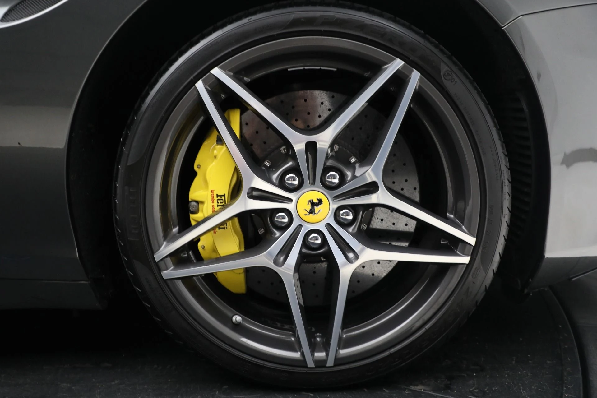 mph030_1757051197_Used_2017_Ferrari_California_T_1688060415_165193ea87