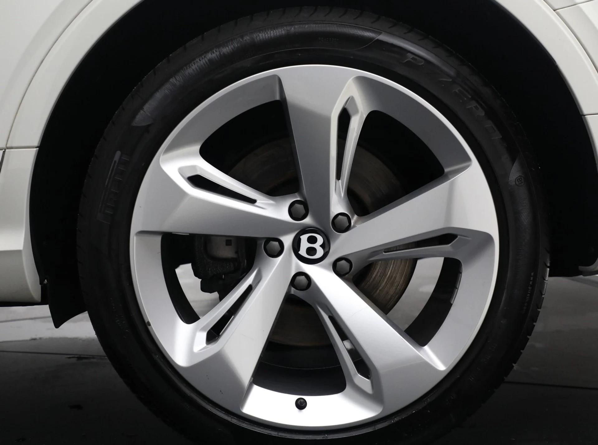 mph030_1758601363_Used_2023_Bentley_Bentayga_V8_d77f9a458e