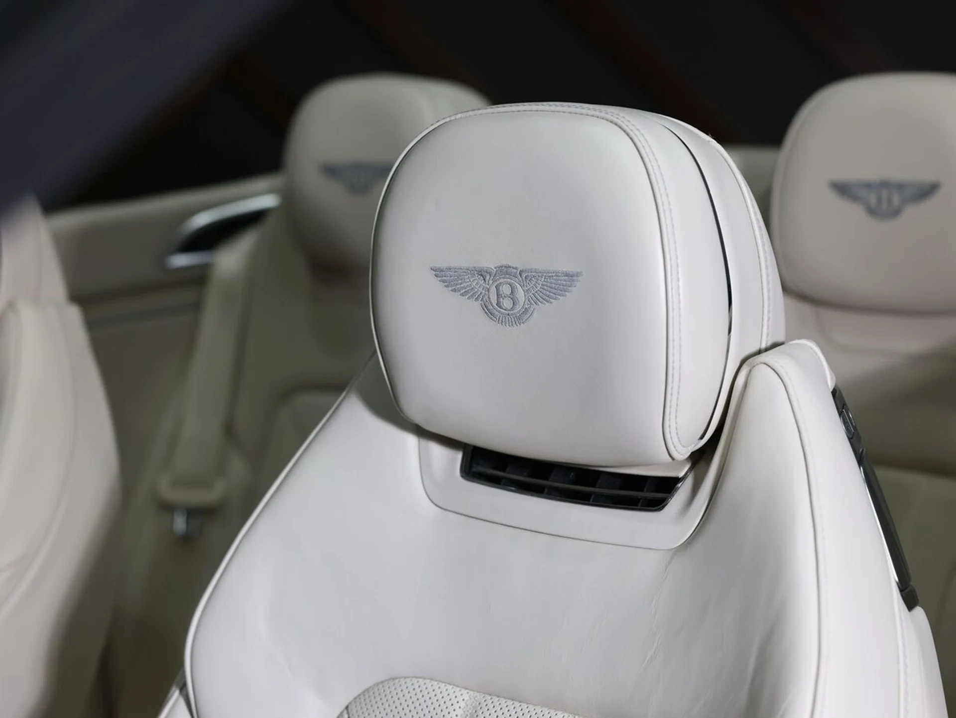 mph030_1768354451_o7bvjv87n37d8slfw0nh59xnm1op_09f70949d1