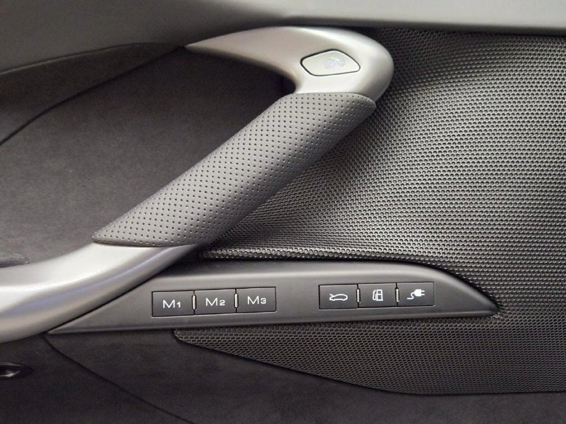 mph030_1775891497_Used_2026_Ferrari_296_GTS_1791546933_e4fbb5e519