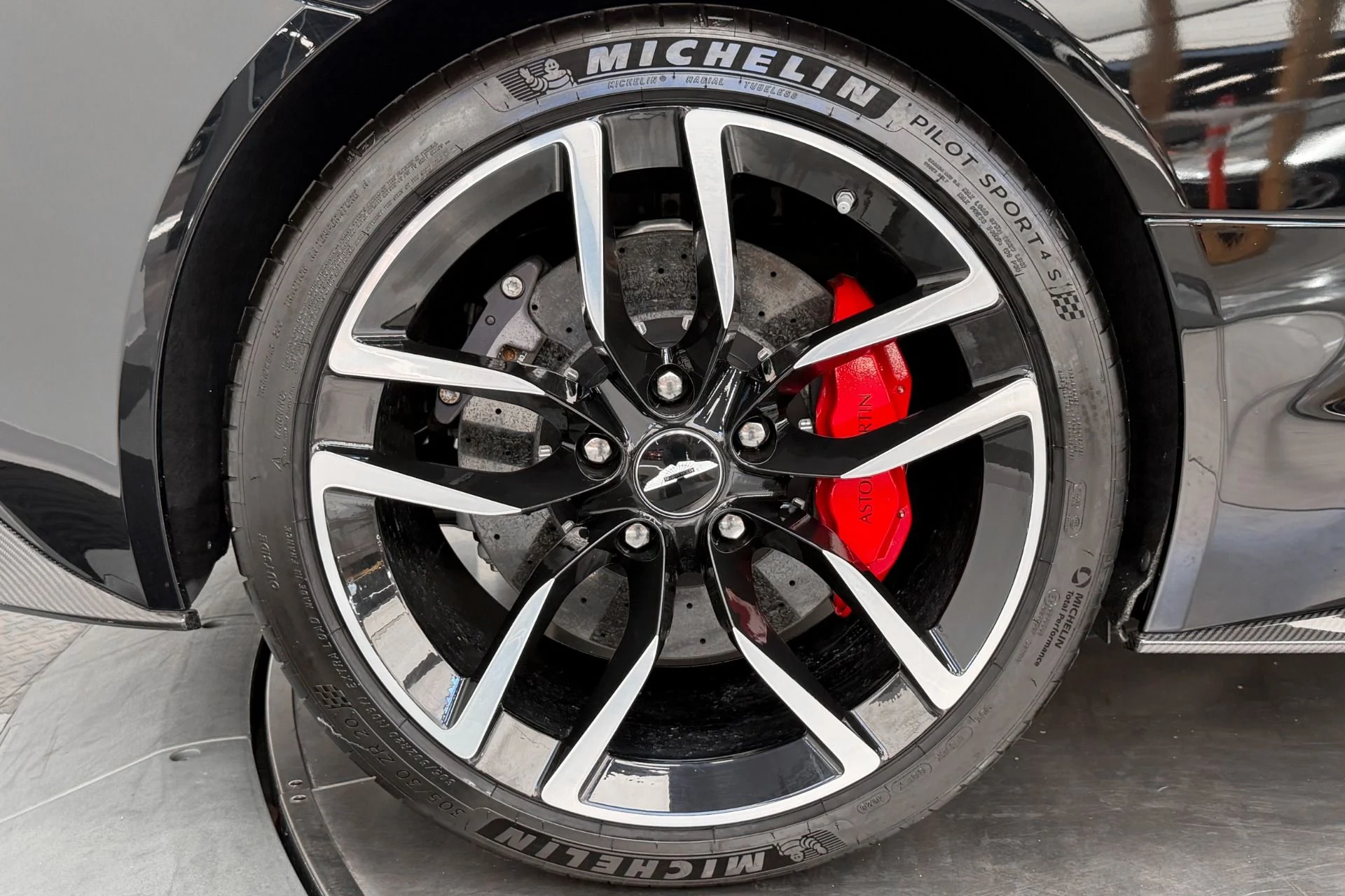 mph030_1792011123_Used_2016_Aston_Martin_Vanquish_V12_Power_Low_Miles_Hourglass_Quilting_1784928754_763aa3ff58