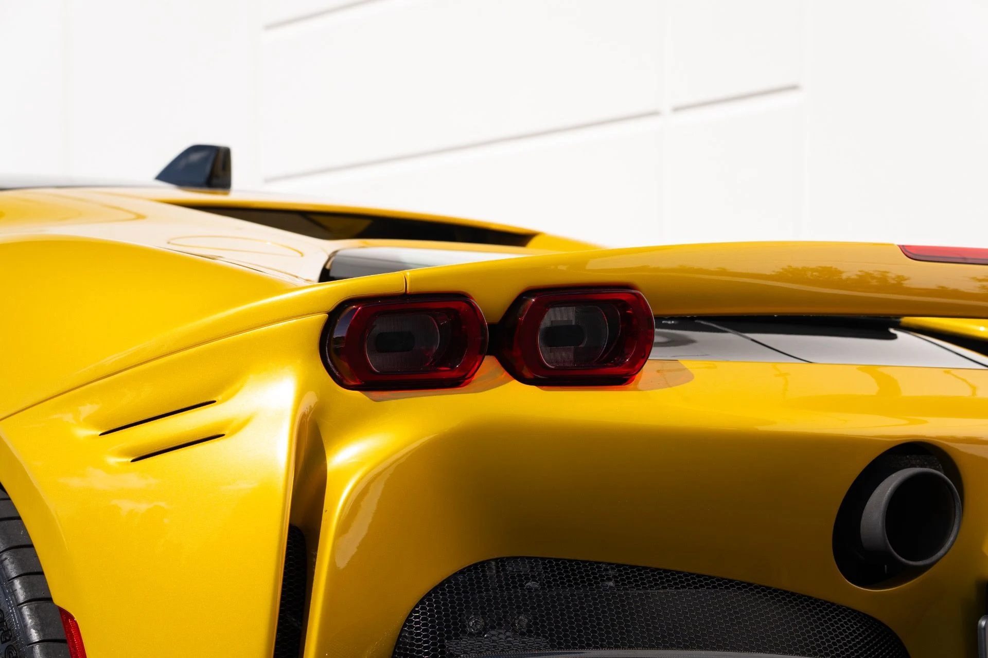 mph030_1794220341_Used_2023_Ferrari_SF_90_Stradale_1780886537_48b0da7a88