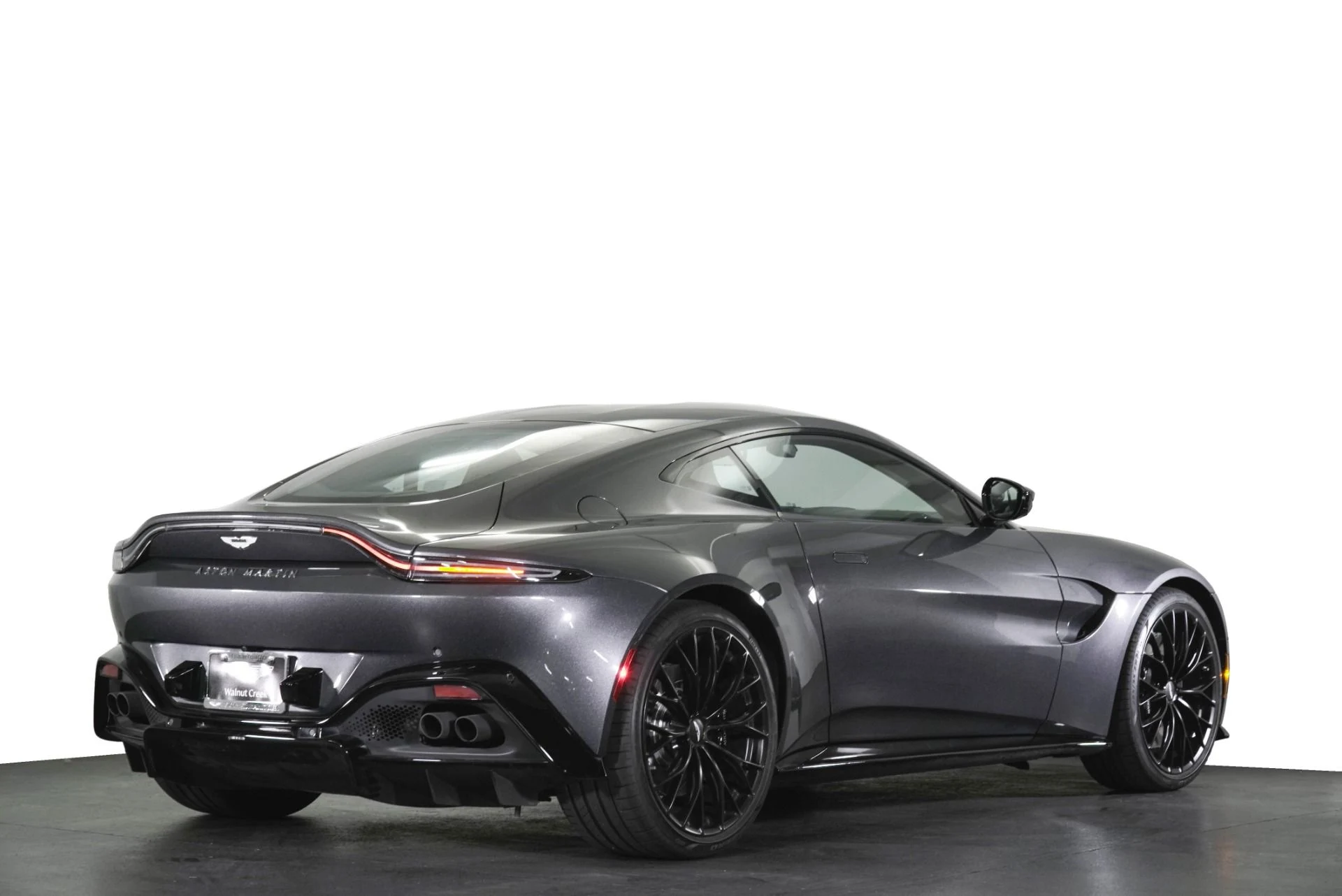 mph030_1795149973_Used_2023_Aston_Martin_Vantage_1779907330_9cfb607b90