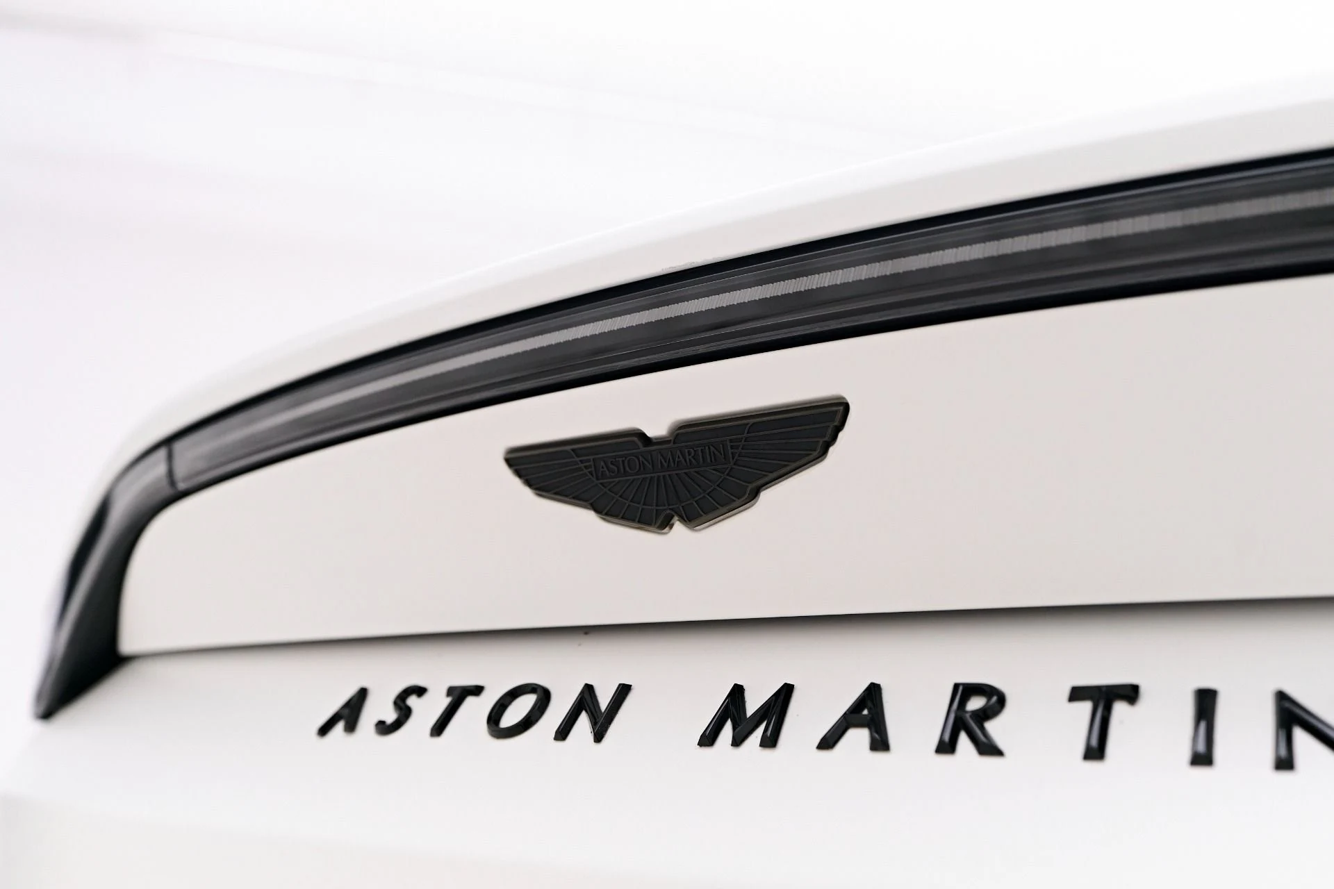 mph030_1796710169_Used_2023_Aston_Martin_Vantage_F1_Edition_1754013179_9c6f80da5f