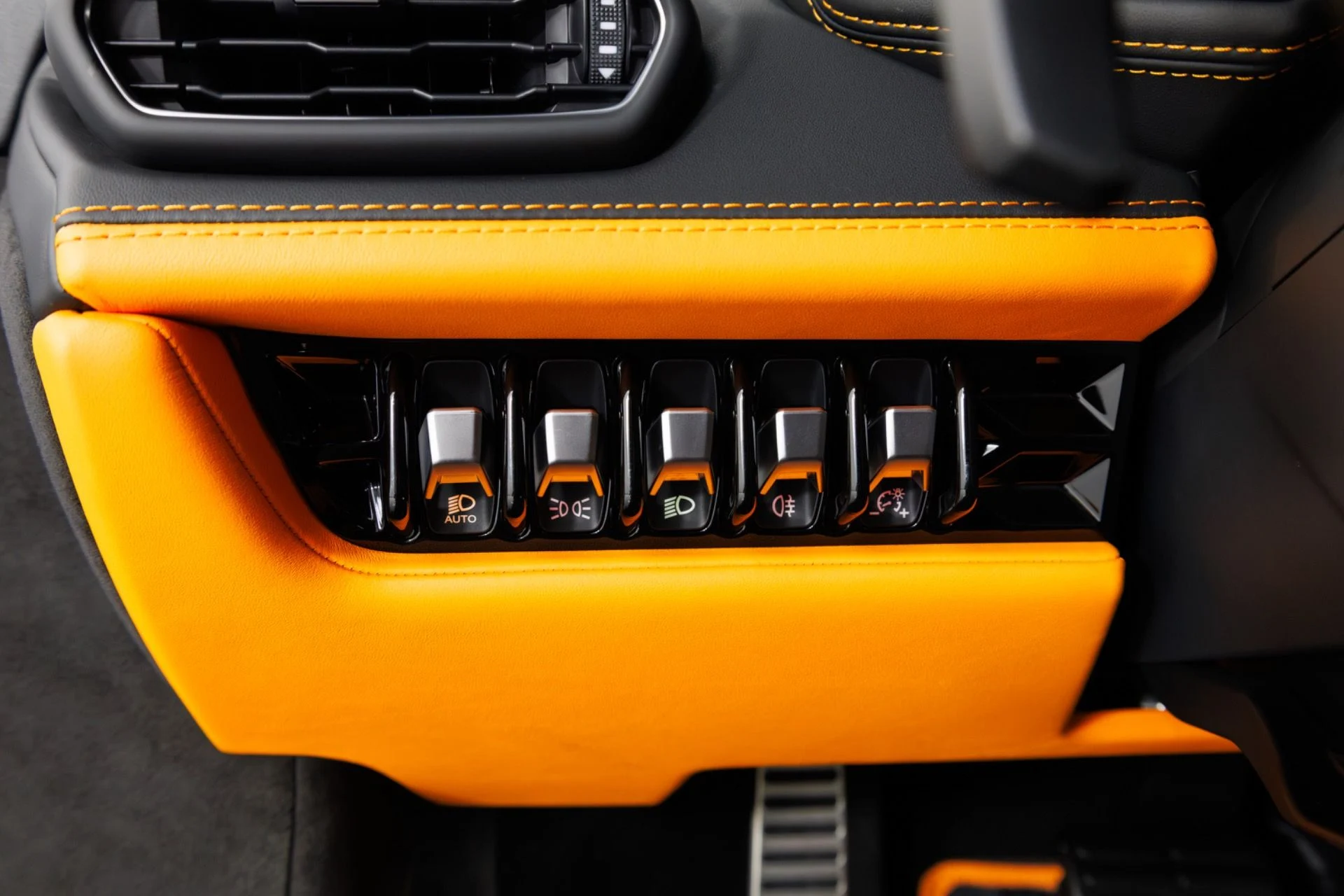 mph030_1803280402_Used_2023_Lamborghini_Huracan_Tecnica_1784830839_8f78b53698