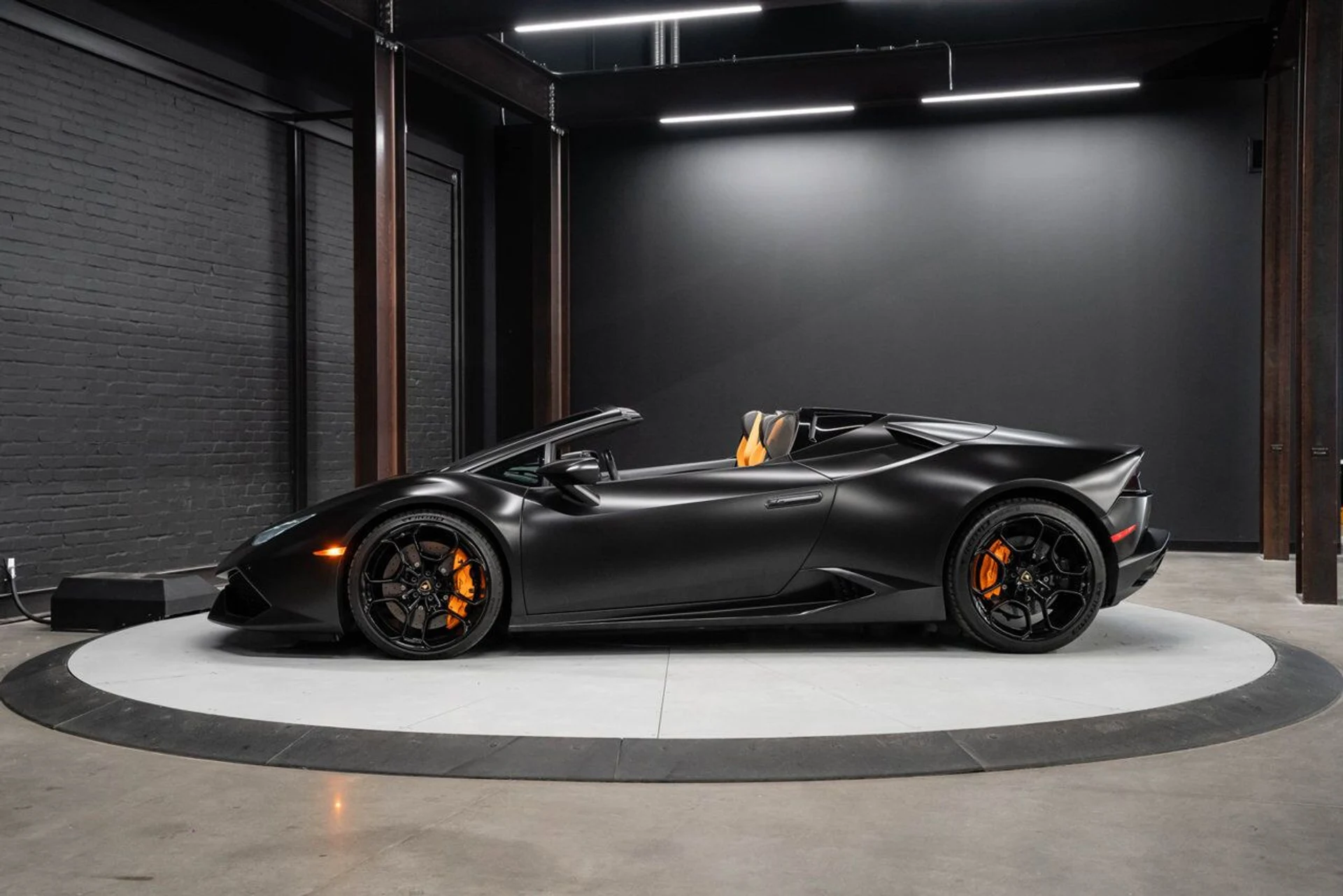 mph030_1808572887_lamborghini_huracan_2016_75e150e8e3