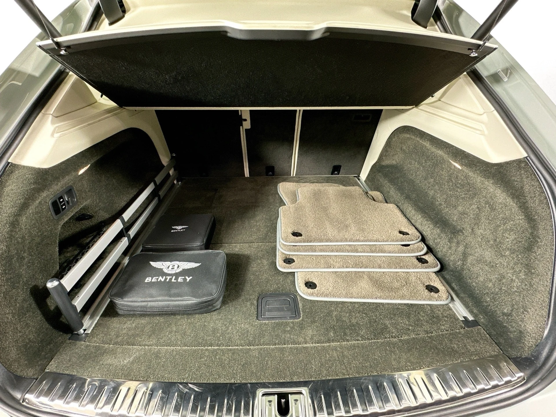 mph030_1817525377_31_e18ebc90db