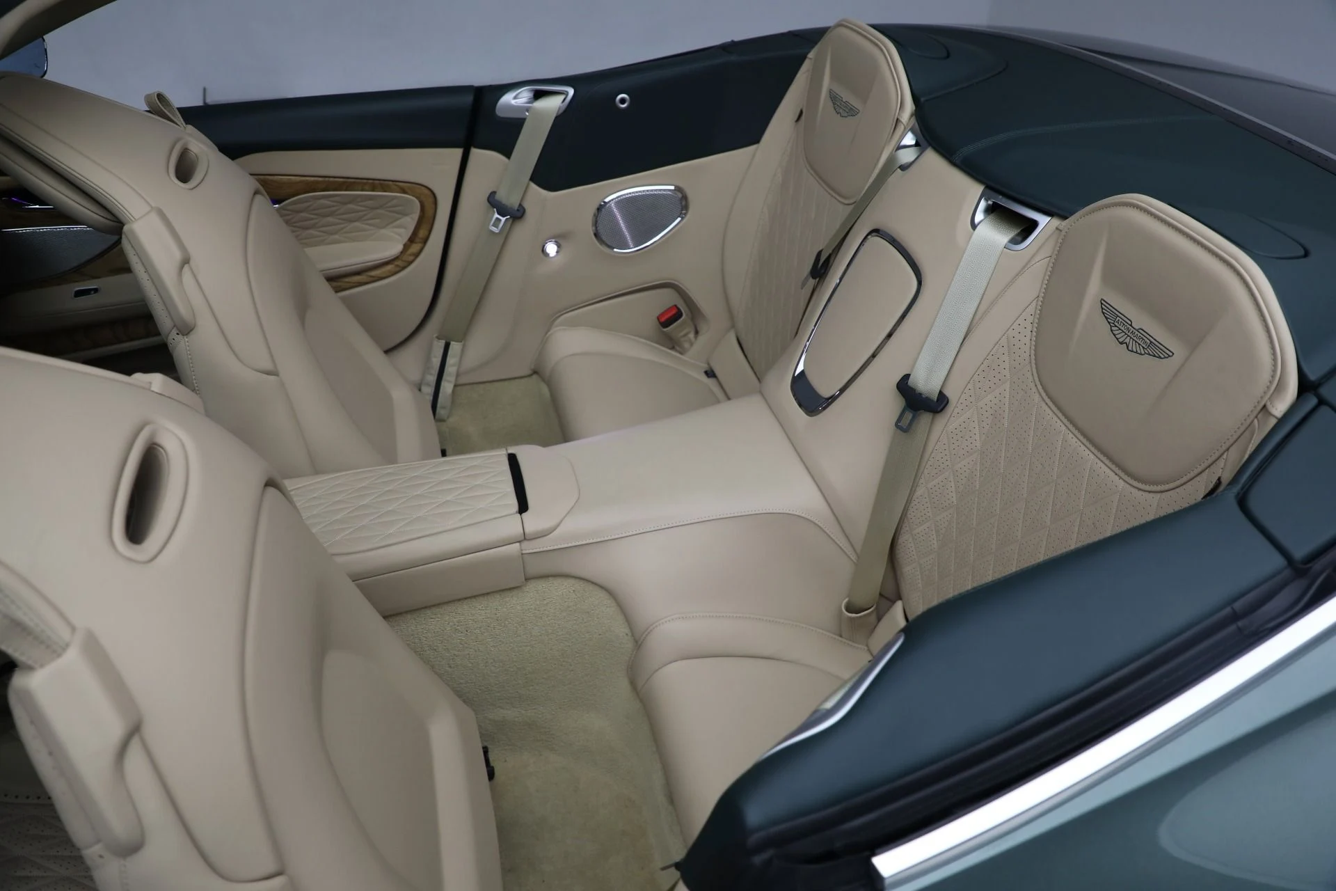 mph030_1818775311_New_2025_Aston_Martin_DB_12_Volante_29915f4663