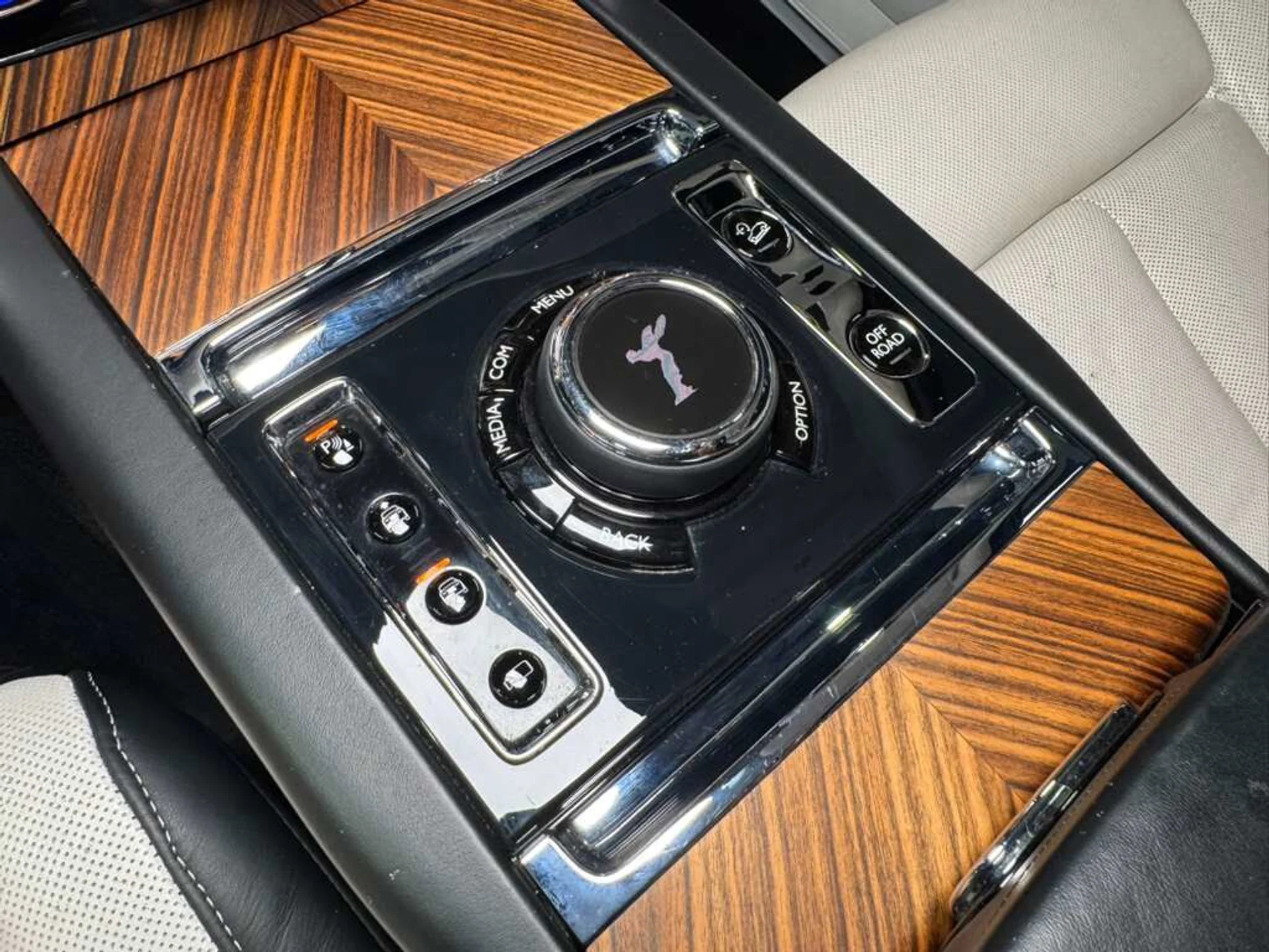 mph030_1823521117_1b2b350d0333a781ee7694556af327dc_6566d2e72c