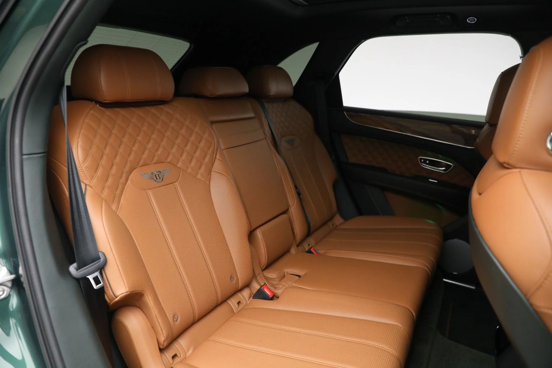 mph030_1828894037_Used_2021_Bentley_Bentayga_V8_1757447431_4e3054ffb0