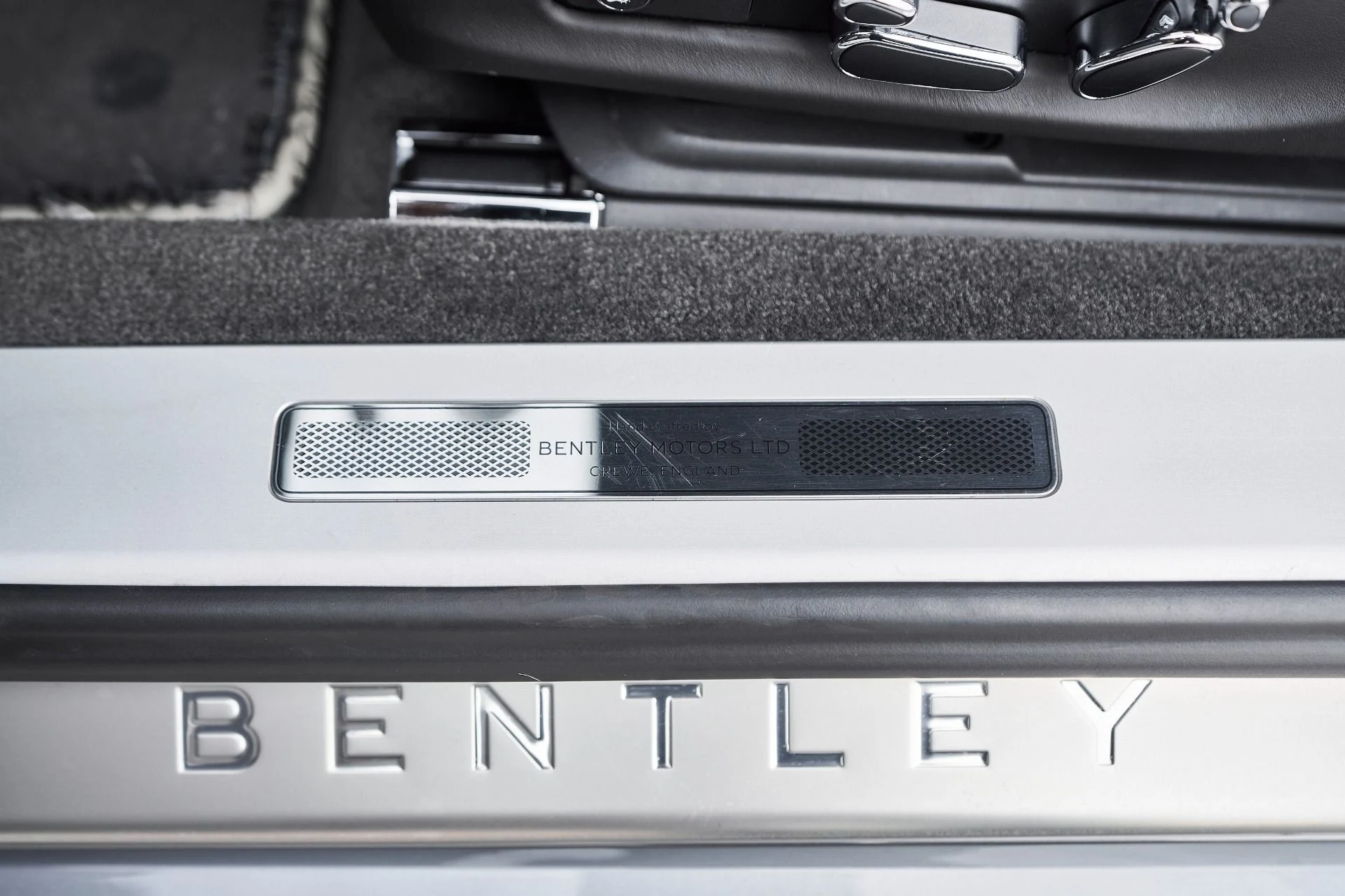 mph030_182991152_Used_2021_Bentley_Continental_GT_V8_1764018709_a1d11633fd