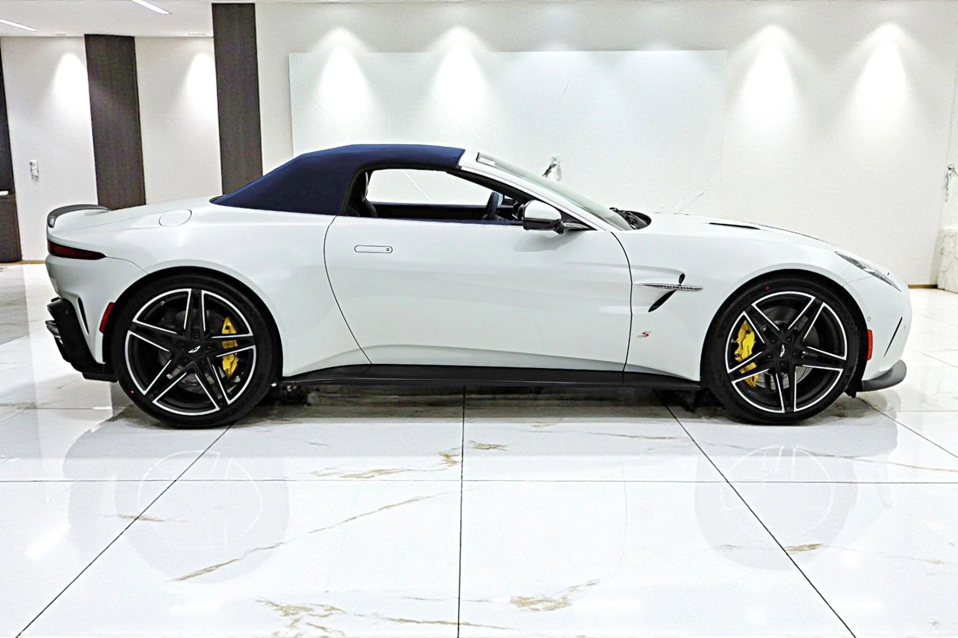 mph030_1830979524_New_2026_Aston_Martin_Vantage_S_1796faf150