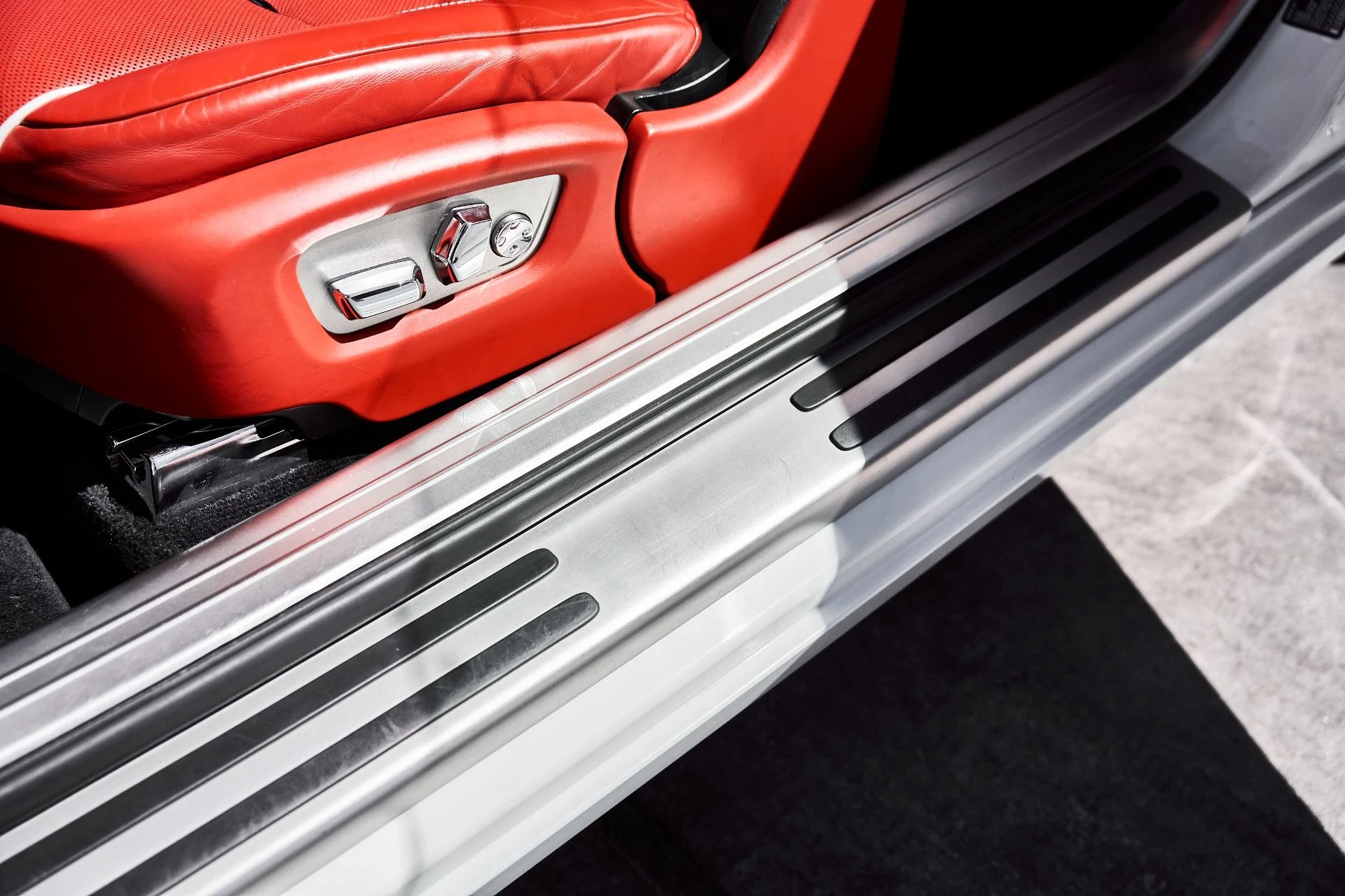 mph030_18360559_Used_2020_Rolls_Royce_Wraith_Base_1775285175_098262b9a0