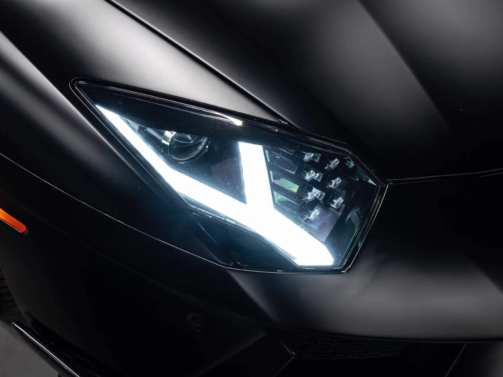 mph030_1840189048_lamborghini_aventador_2015_ba5d53fad8