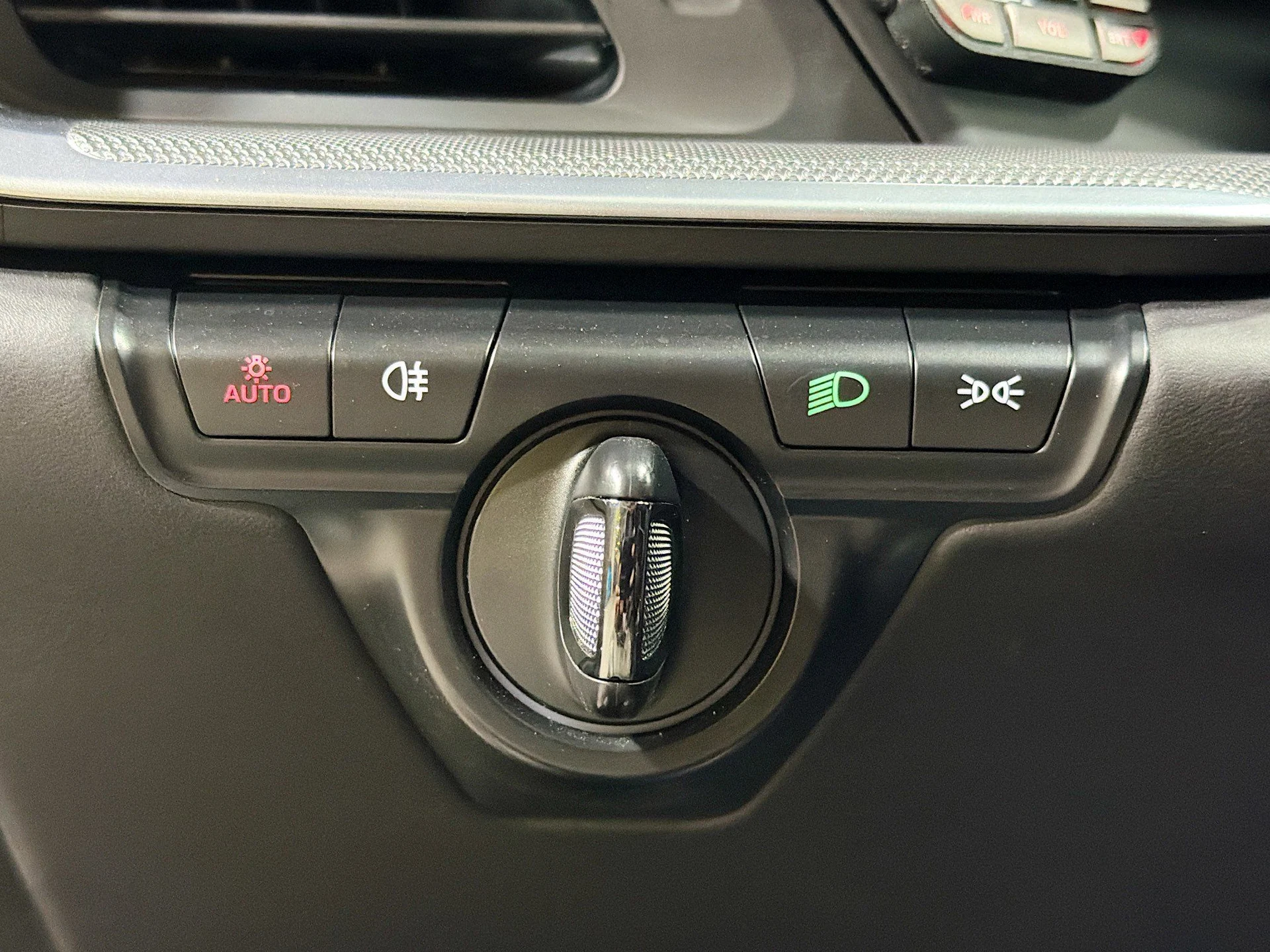 mph030_1847002672_ee76ee20e7c895db34600319a62b05ae_de33d625cd