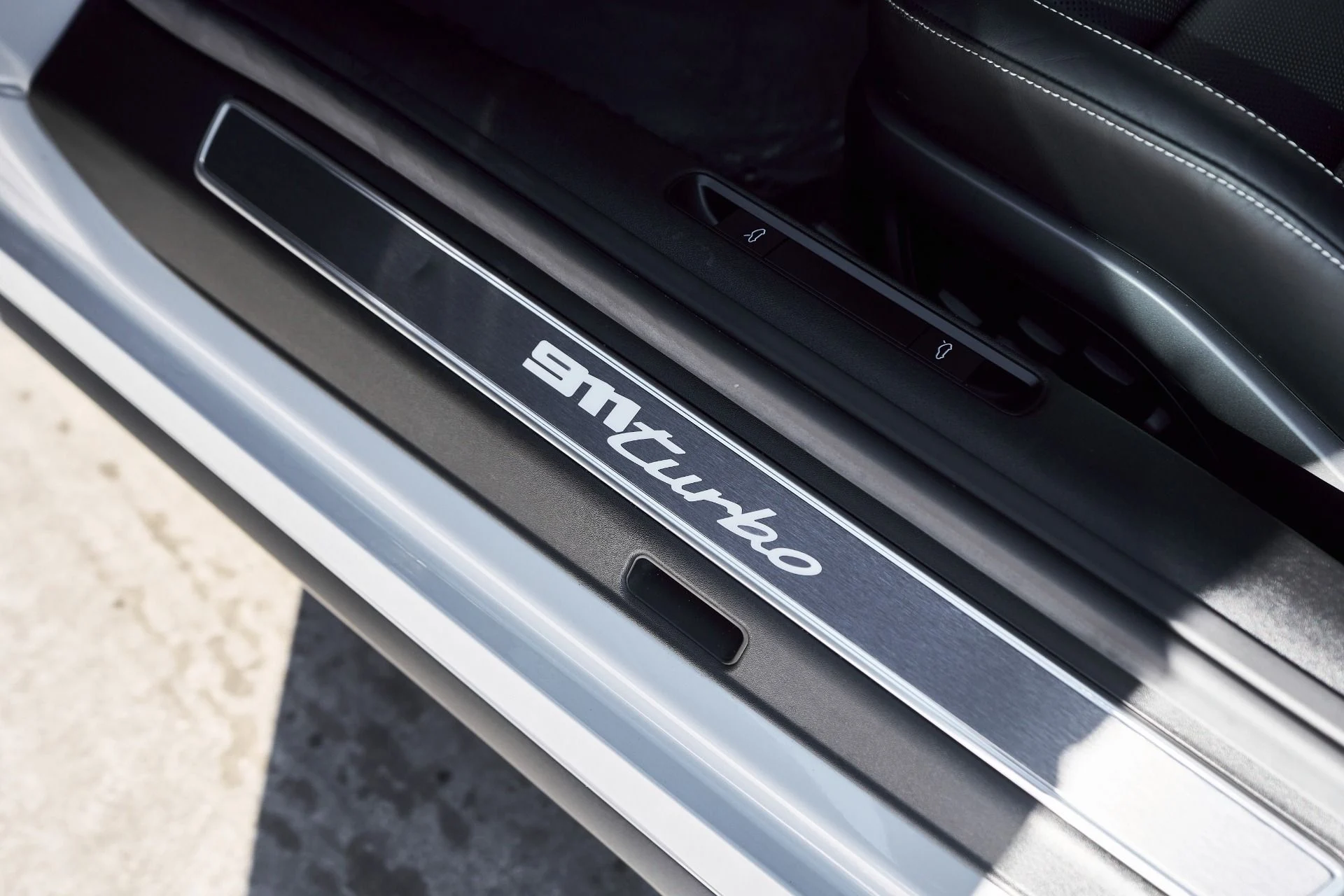 mph030_1853460204_Used_2024_Porsche_911_Turbo_1765332438_d1f685ec8c