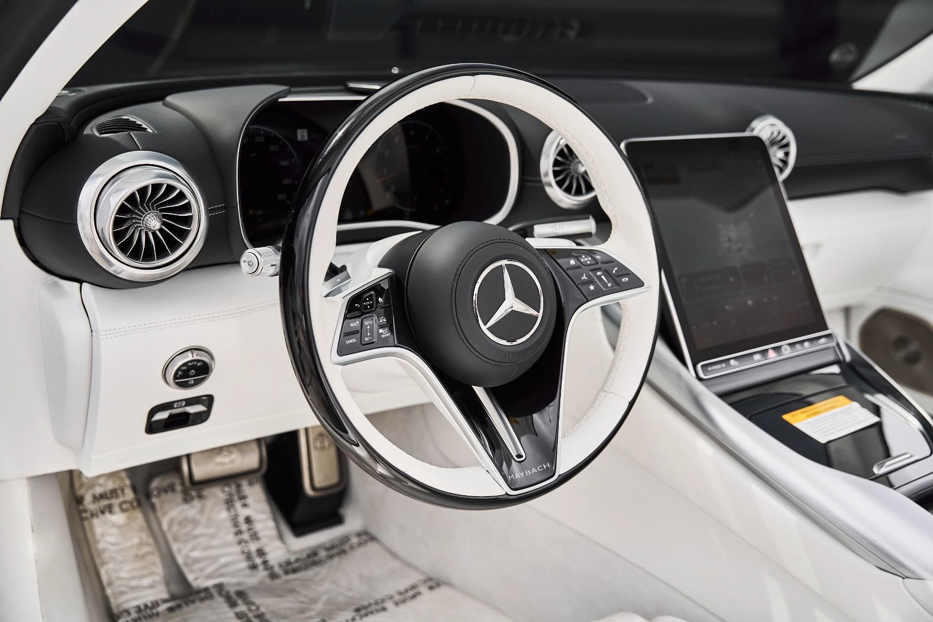 mph030_1861554301_Used_2026_Mercedes_Benz_SL_Class_Maybach_SL_680_1777159944_c1bee74547