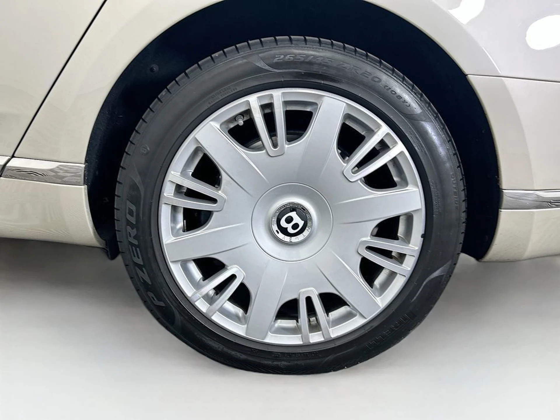 mph030_1864113511_used_2016_bentley_mulsanne_4drsedan_8119_22991527_31_1024_9b3807994d