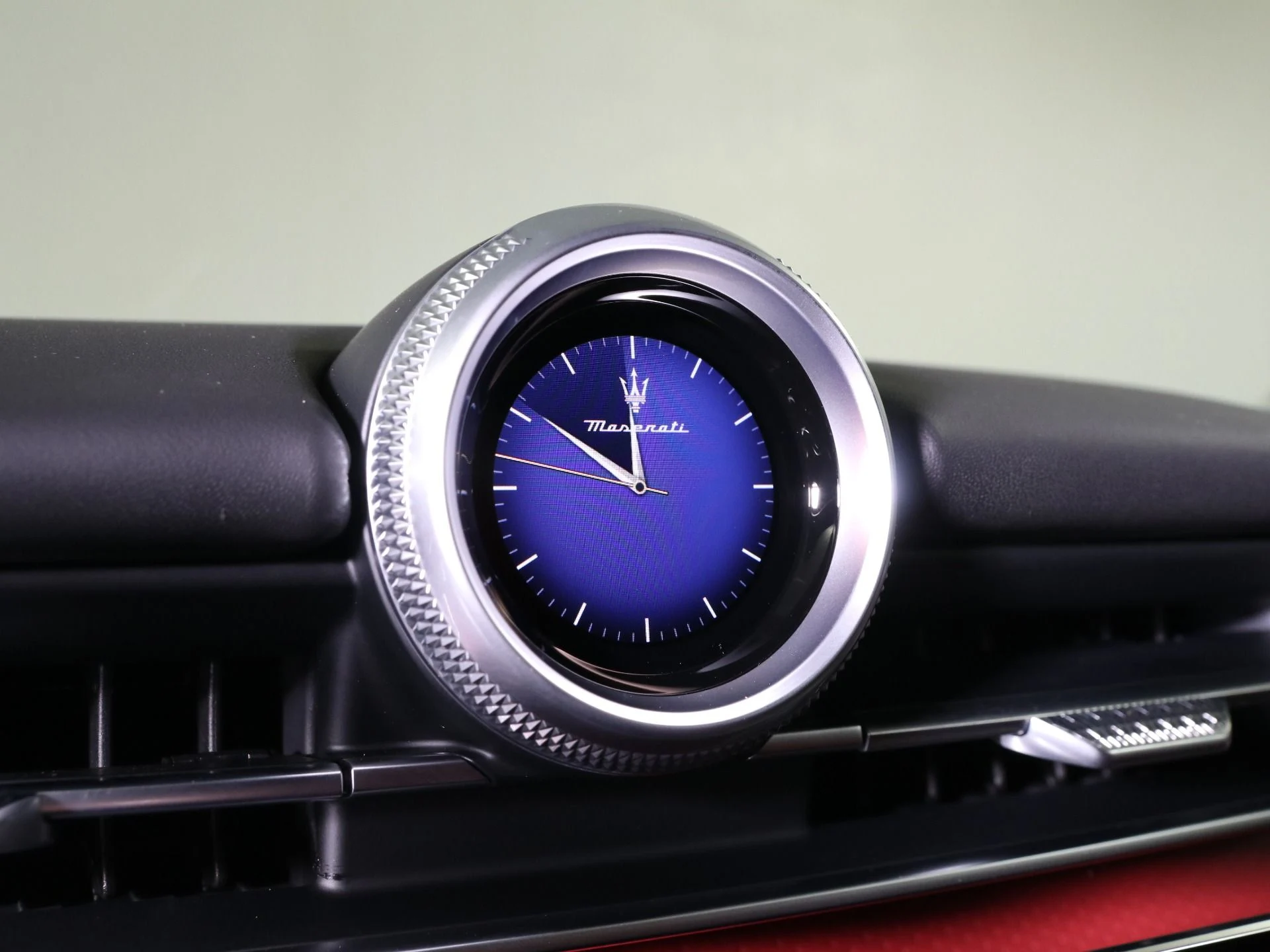 mph030_186413298_New_2025_Maserati_Grecale_Folgore_1738220103_3b55f0d202