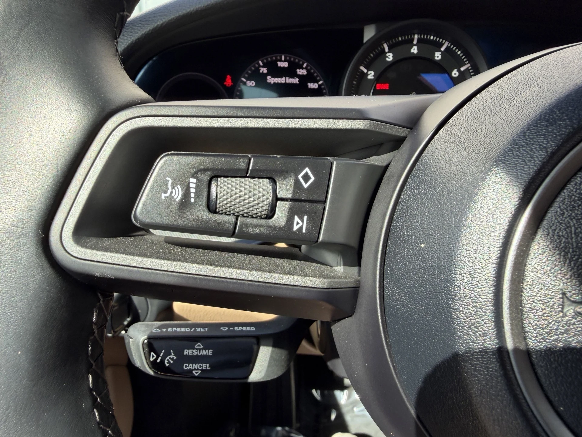 mph030_1865304036_3e27c85ad54524d0d8c229adf85f9822x_ae6bf4ecab