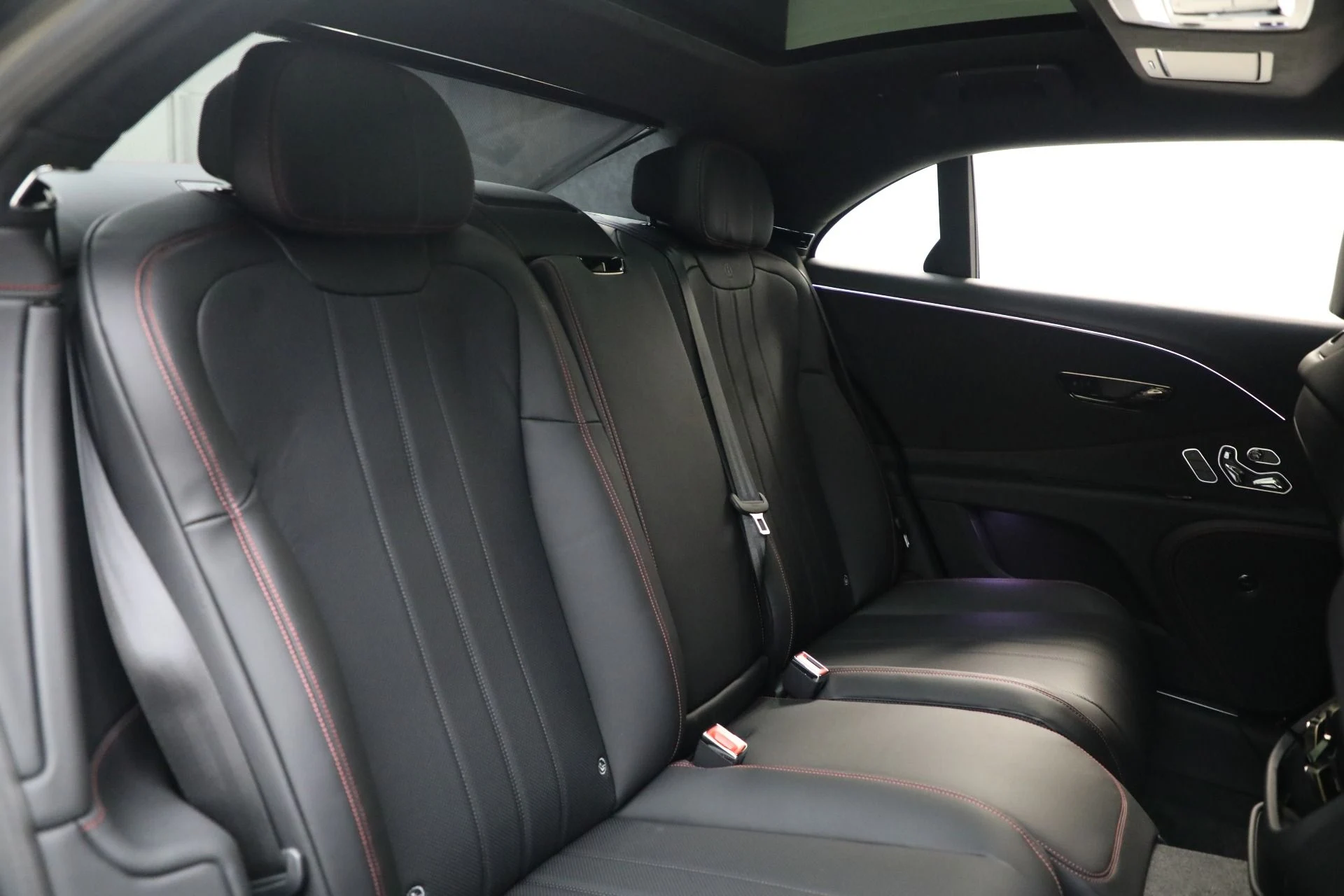 mph030_186850541_New_2025_Bentley_Flying_Spur_Black_Edition_9e52aa8b0b