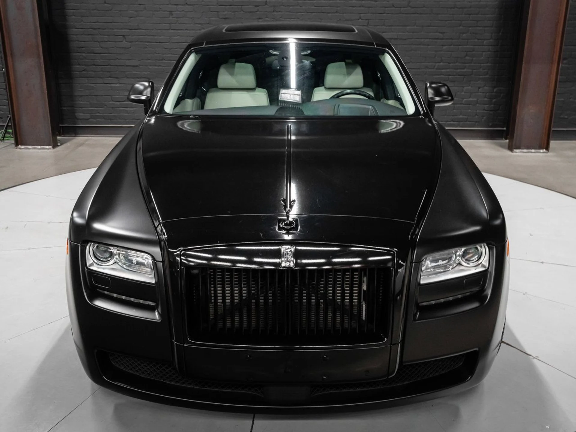 mph030_1869448478_rolls_royce_ghost_2012_e857c8f1fe