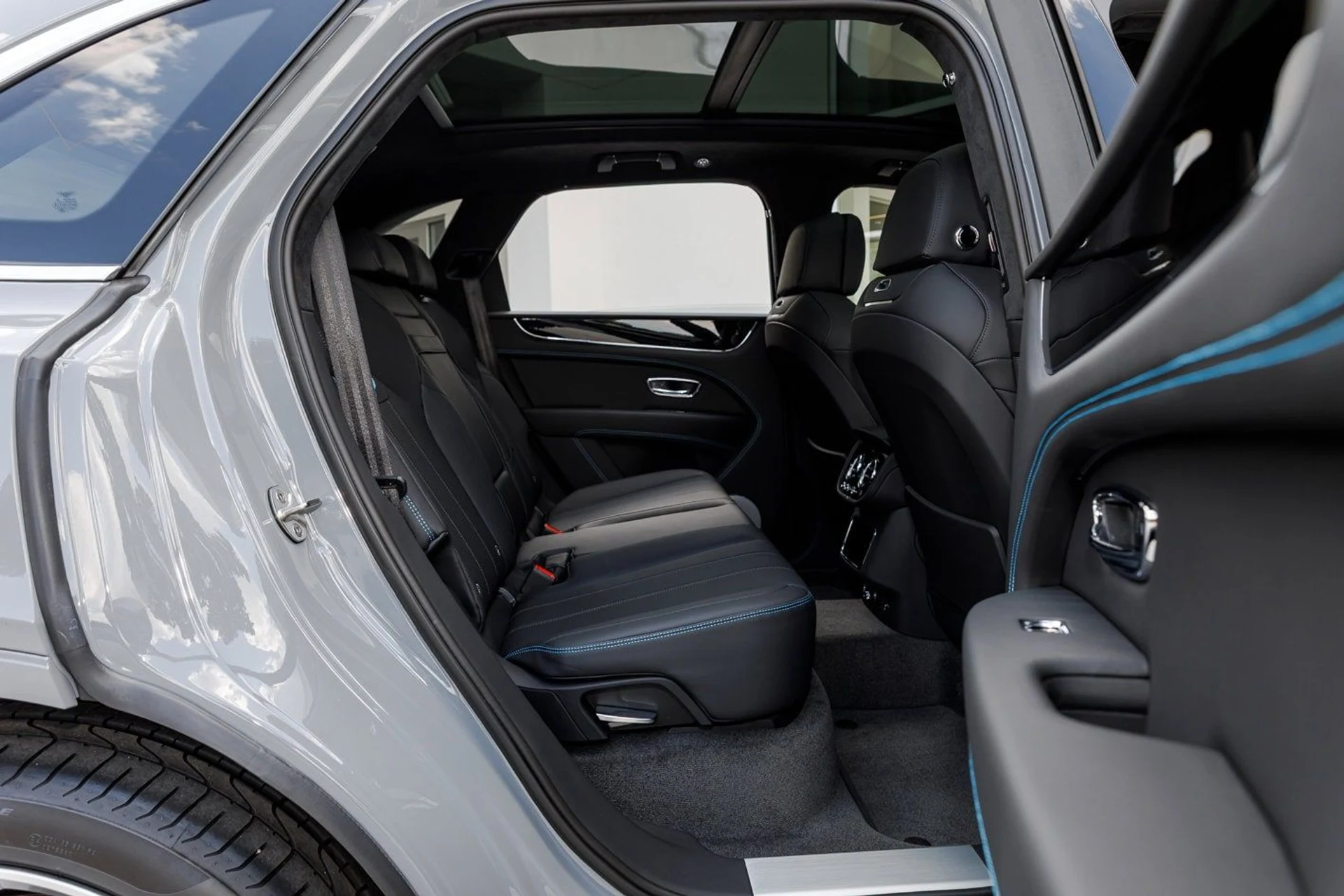 mph030_1882490236_88829d8b6243caf3f49f9c64194f4114x_c0a2a359cb