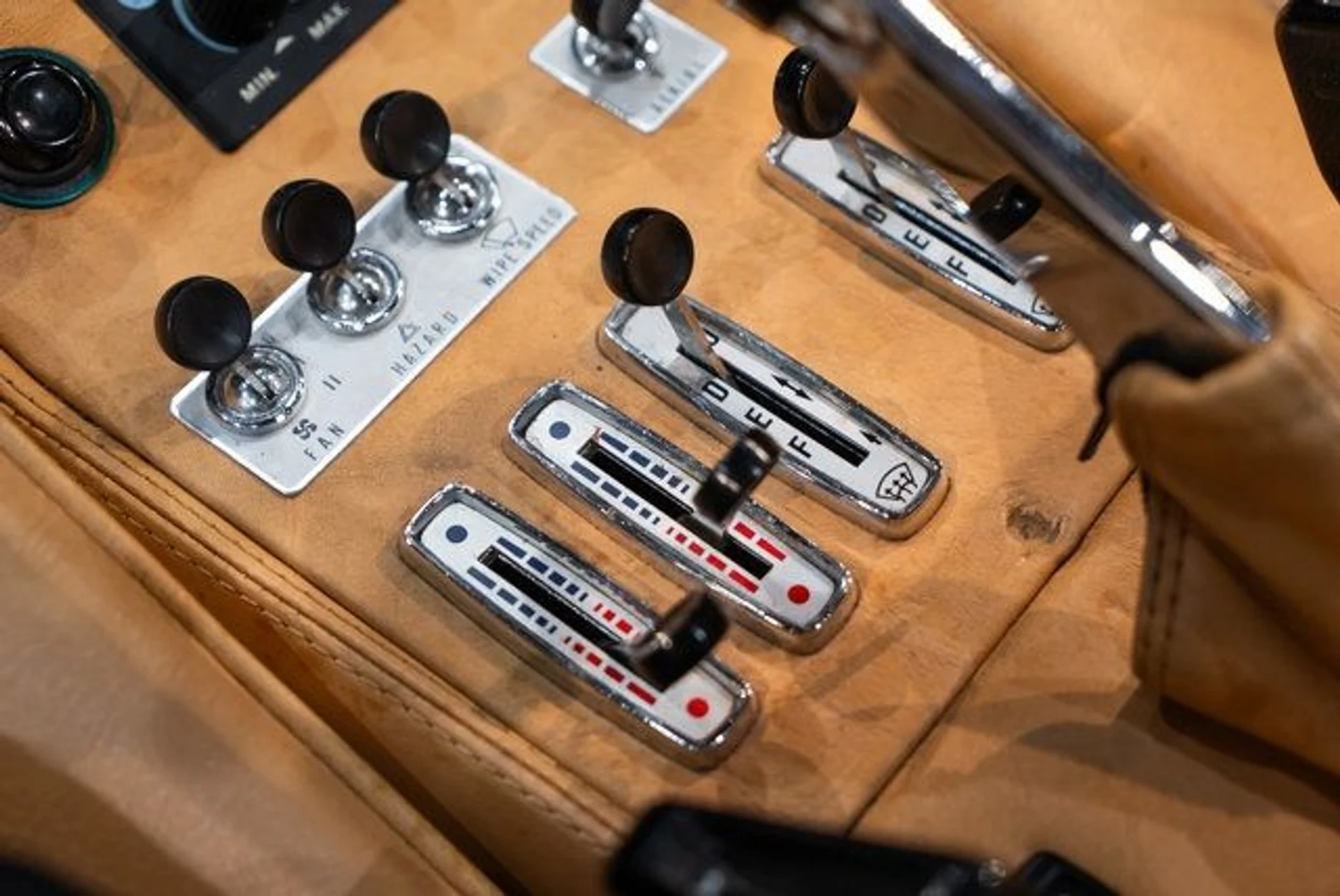 mph030_1889085104_7a48f16e9846167f8f261bf2ba4c5e89_3a149f4eaa