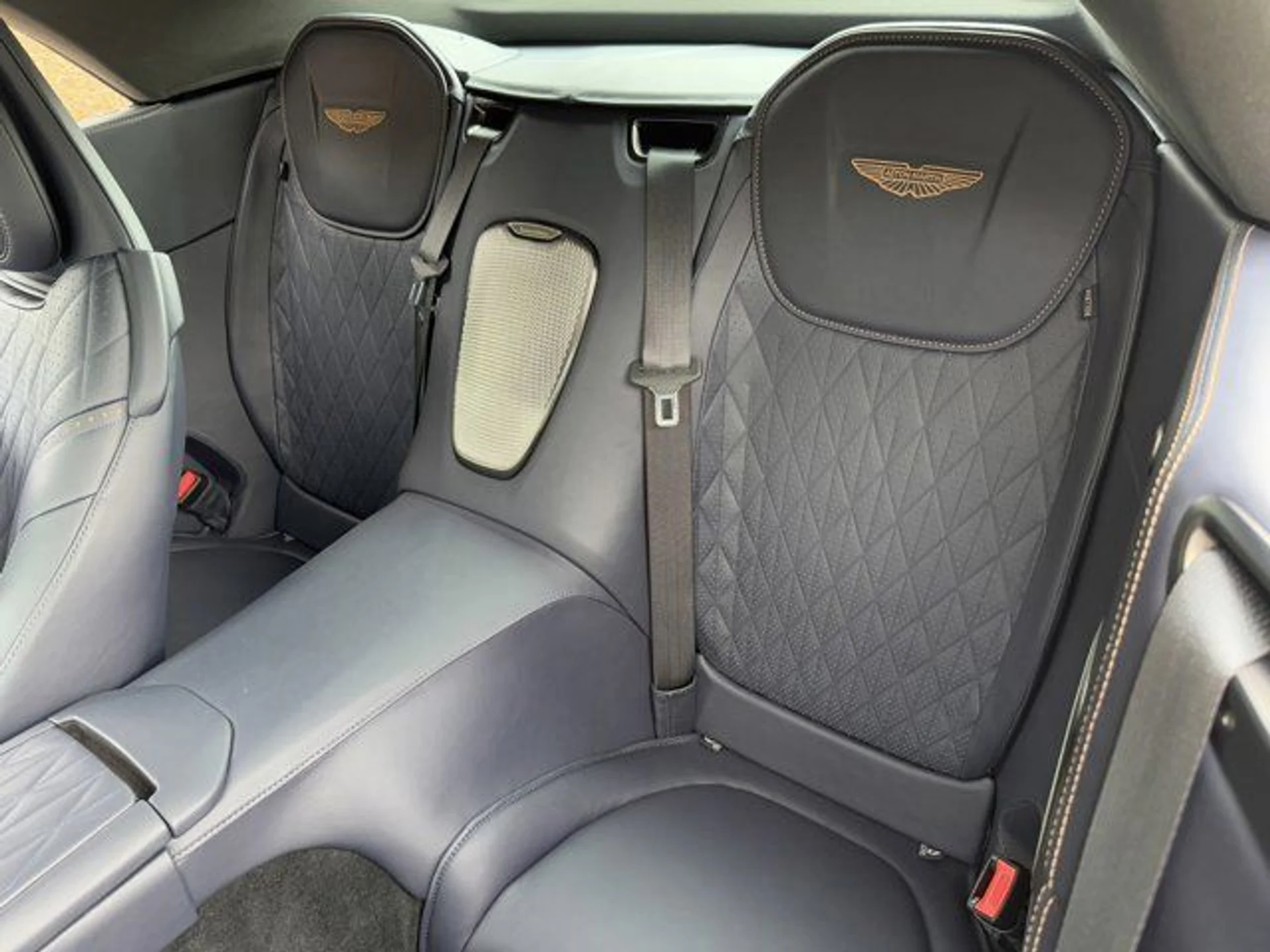 mph030_1902665460_b52efcf7c3094be0b1bc3010912acd0e_1e47b6b1d4