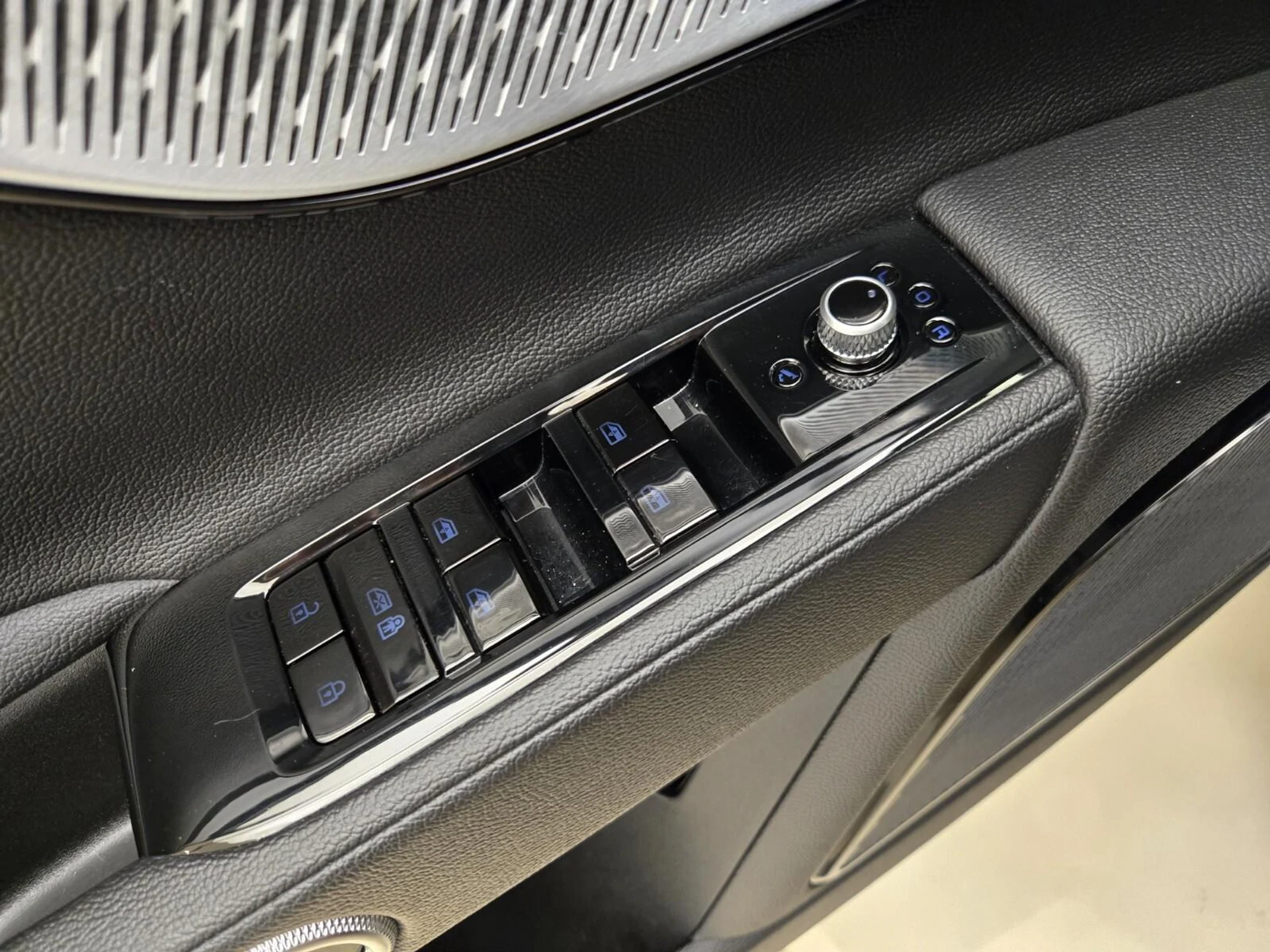 mph030_1906105015_Used_2024_Maserati_Grecale_GT_1765436385_d21dfd9868