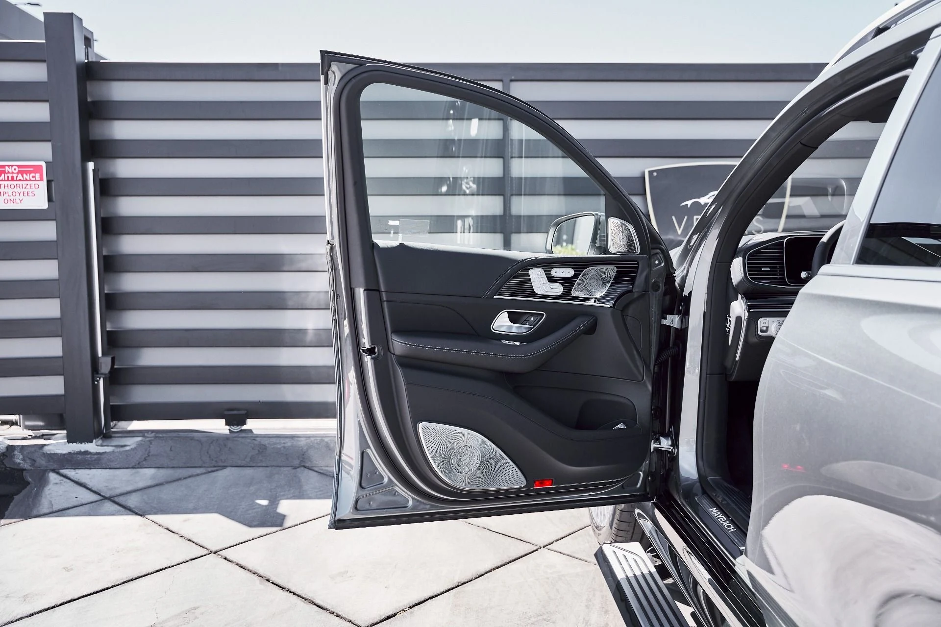 mph030_1910161354_Used_2026_Mercedes_Benz_GLS_Maybach_GLS_600_1776125293_f1715d7c92