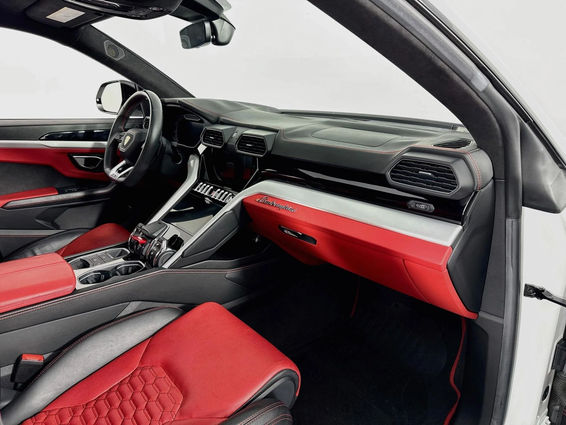 mph030_1910895405_Used_2020_Lamborghini_Urus_1788550615_456800a729