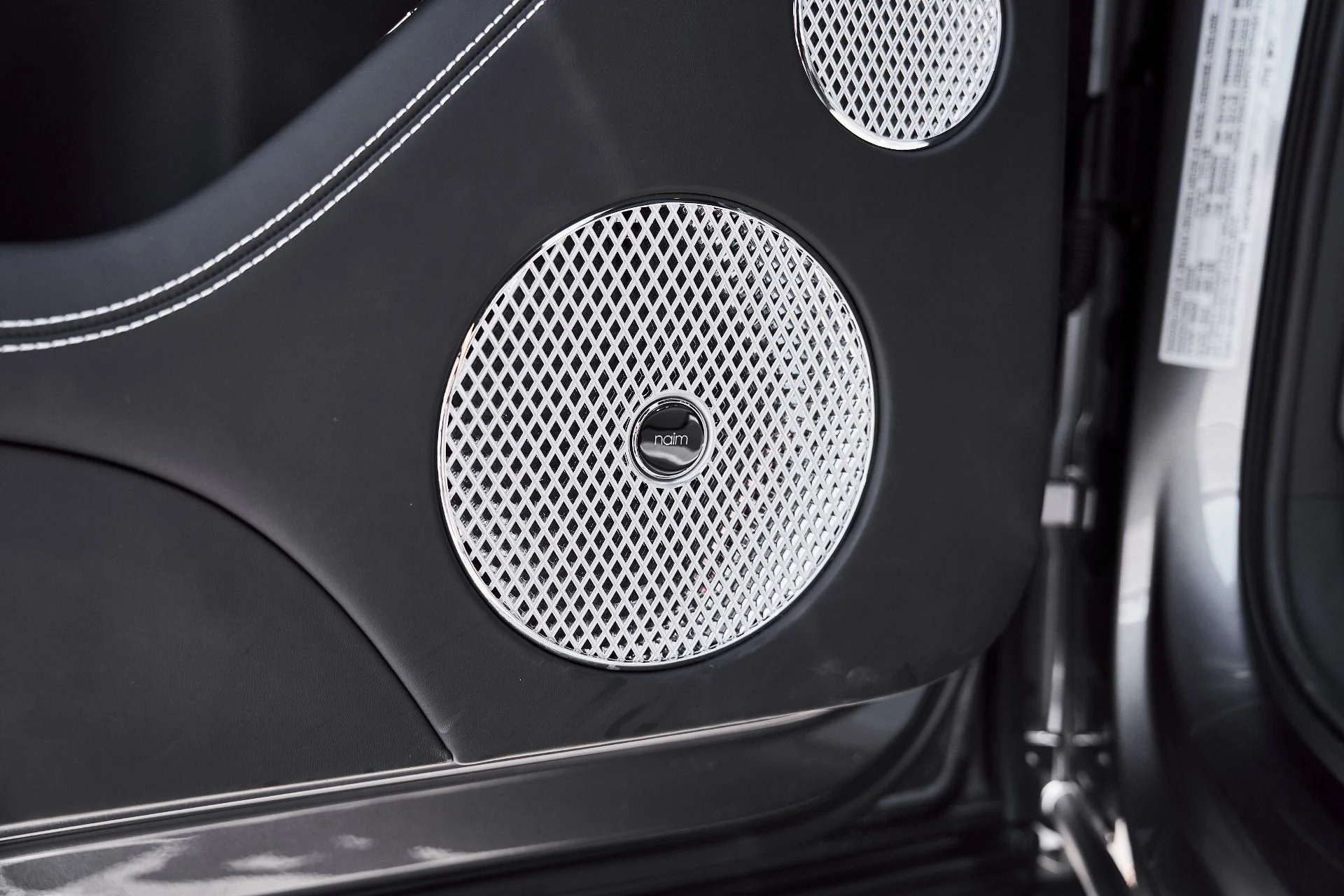 mph030_1912395158_Used_2024_Bentley_Bentayga_1778202807_97d9792d4d
