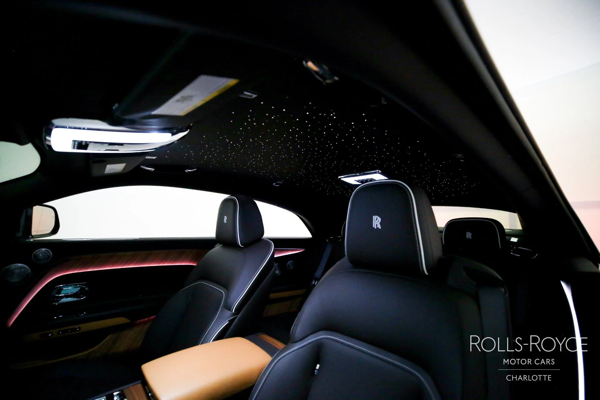 mph030_1916598907_Used_2025_Rolls_Royce_Spectre_1759510390_fc68c3db96