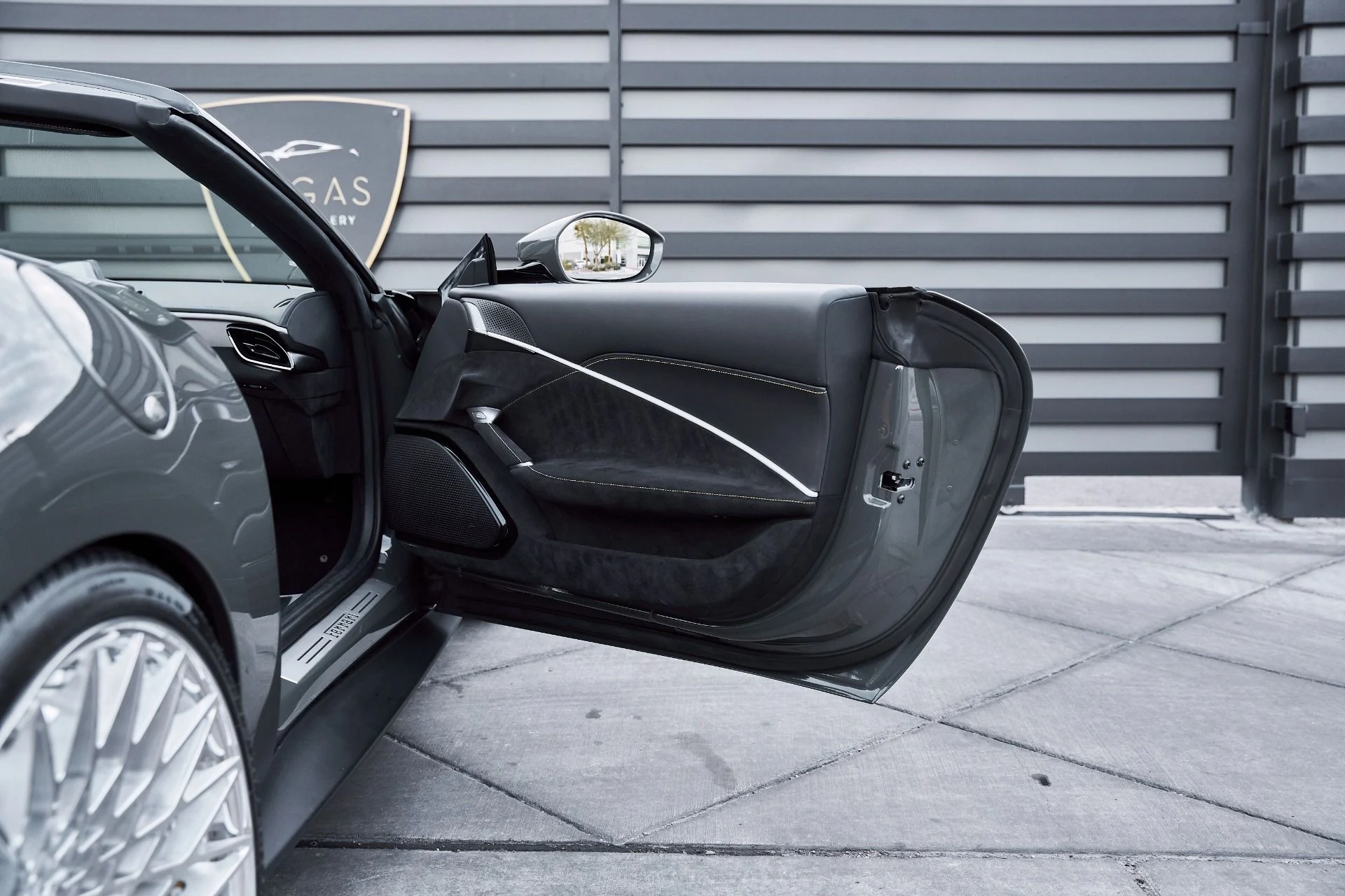 mph030_1920639082_Used_2024_Ferrari_Roma_Base_1769222120_edd1ef344e