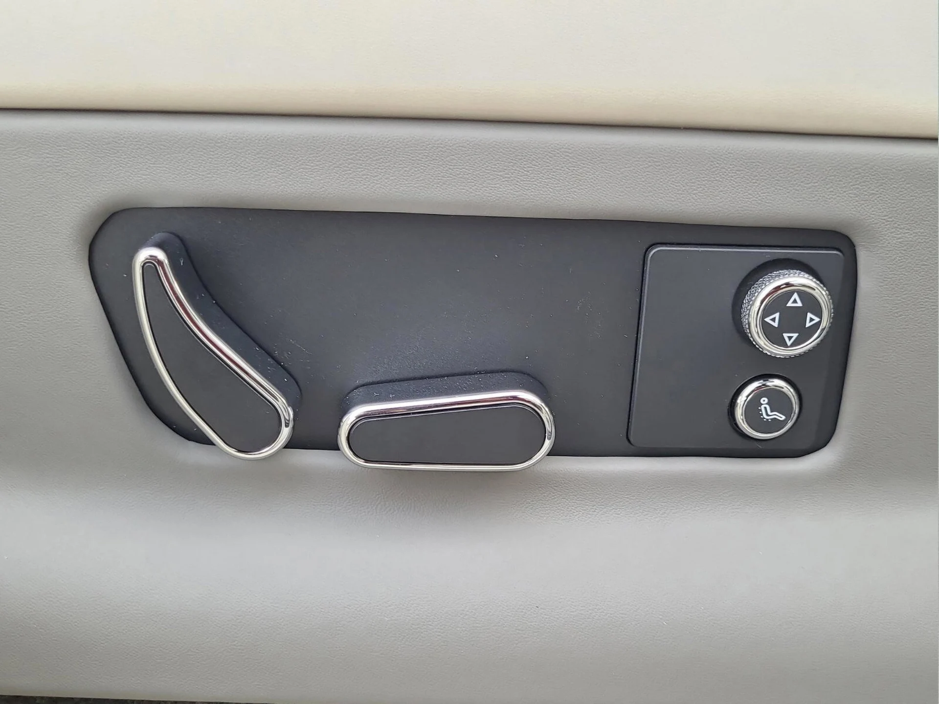 mph030_1934544703_e319260d4221e192fd6157ae4584ffeax_37901bd834