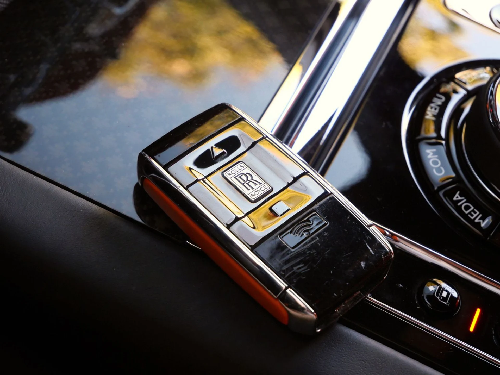 mph030_1955470785_0b9024327e7efde7c57427c0087c5255x_5988a414fa