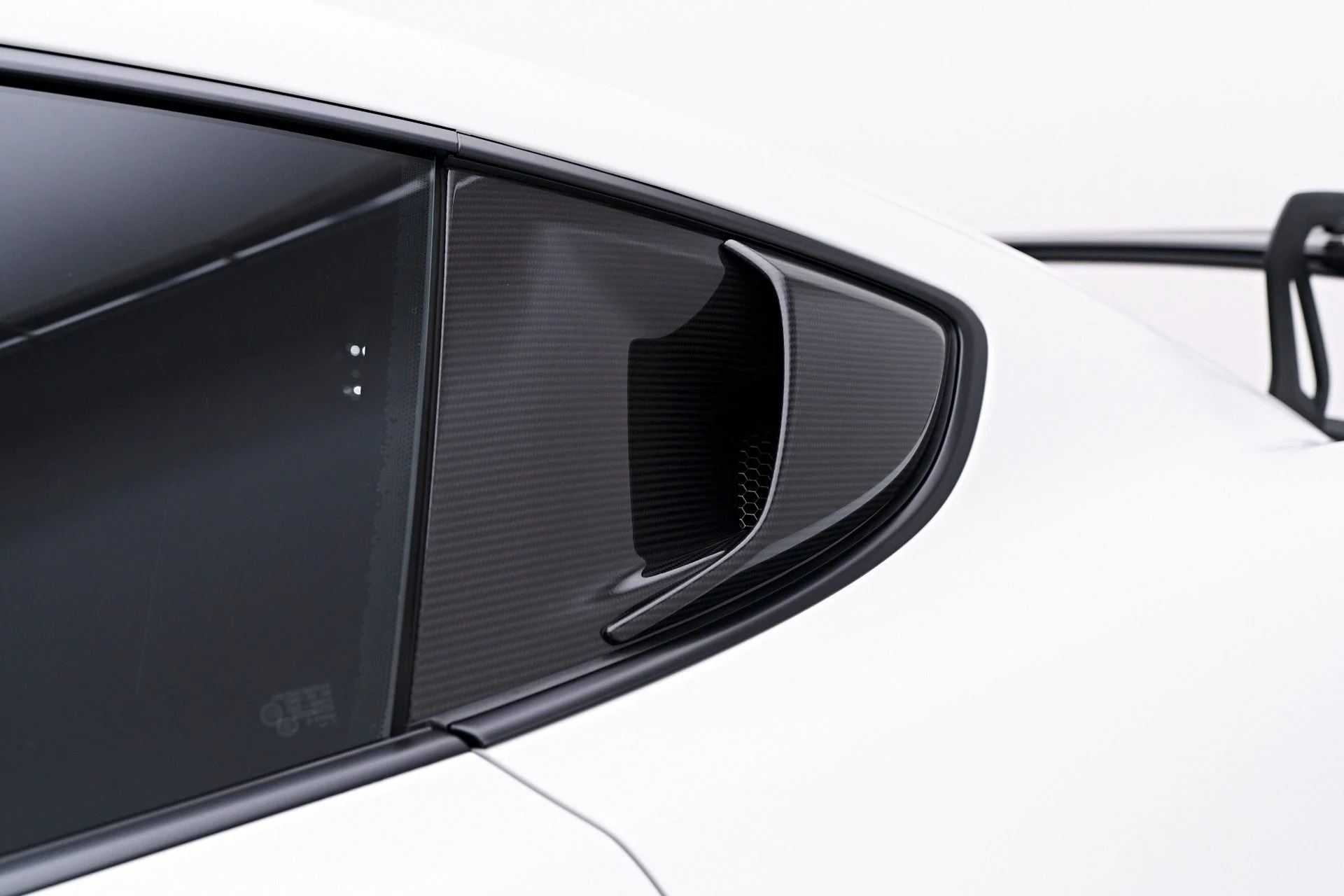 mph030_1955630590_Used_2025_Porsche_718_Cayman_GT_4_RS_1754674090_e785c5cd2a